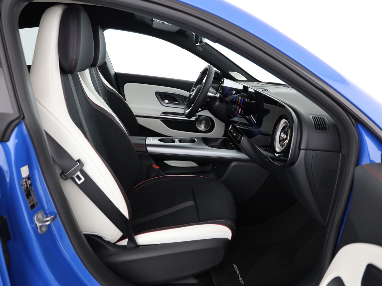 MERCEDES-BENZ CLA 220 8G-DCT 4Matic-image-6