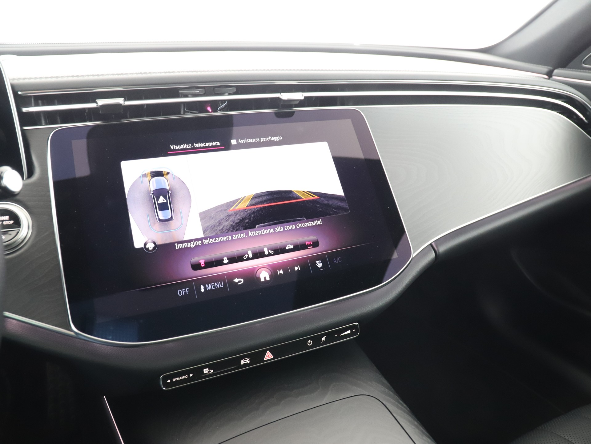 MERCEDES-BENZ E 200 T 9G-Tronic 4Matic-image-15