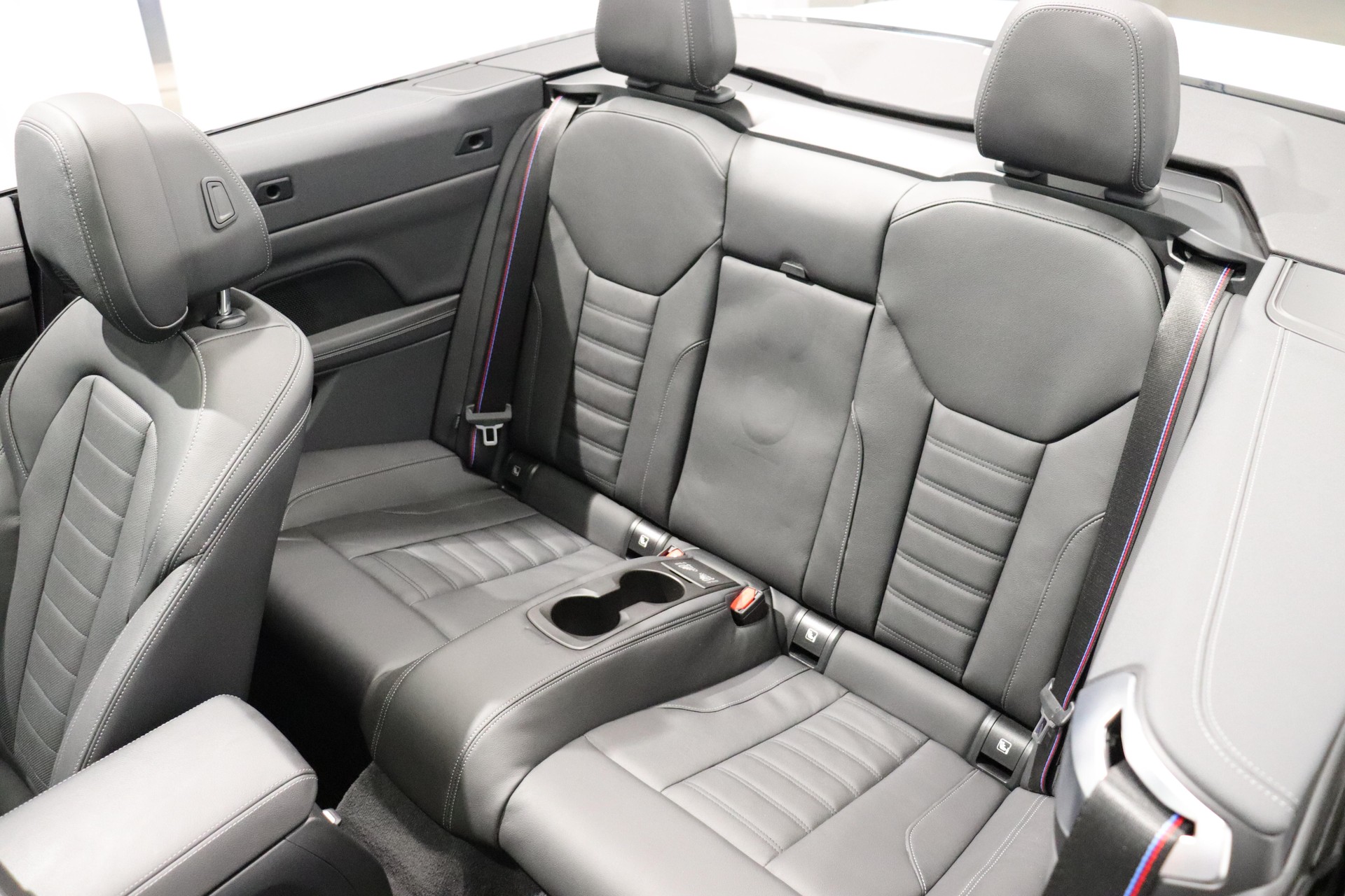 BMW 420i SAG Cabrio-image-12