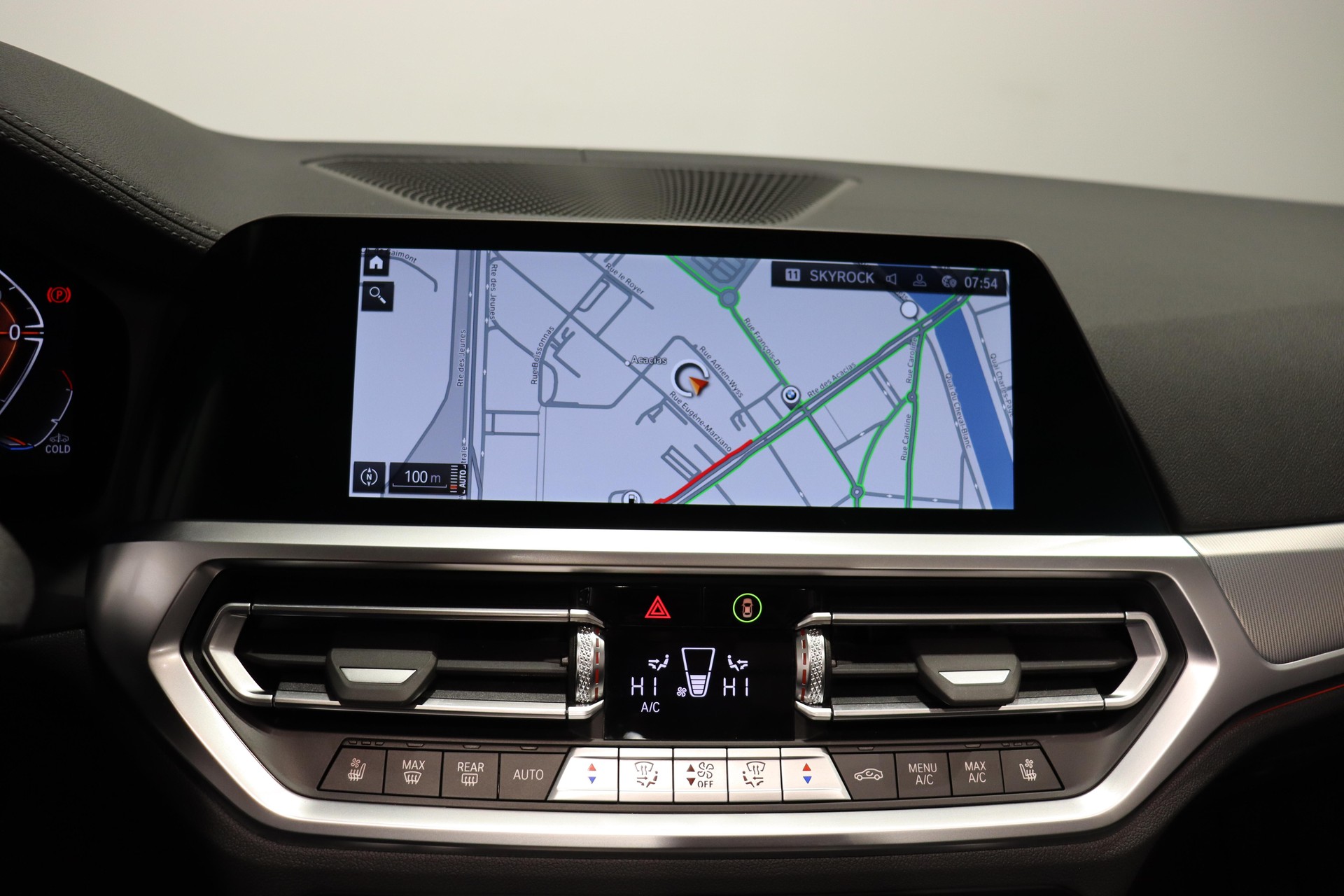 BMW 420i SAG Cabrio-image-18