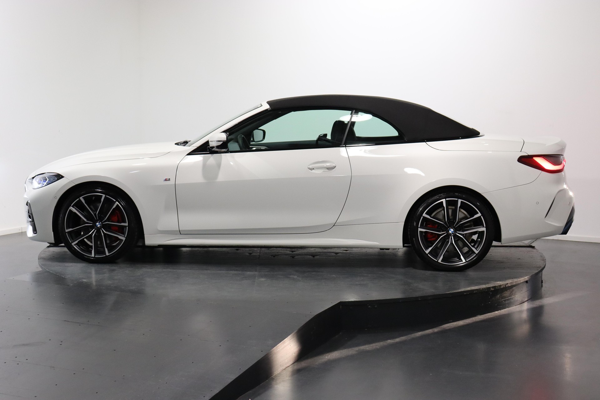BMW 420i SAG Cabrio-image-6