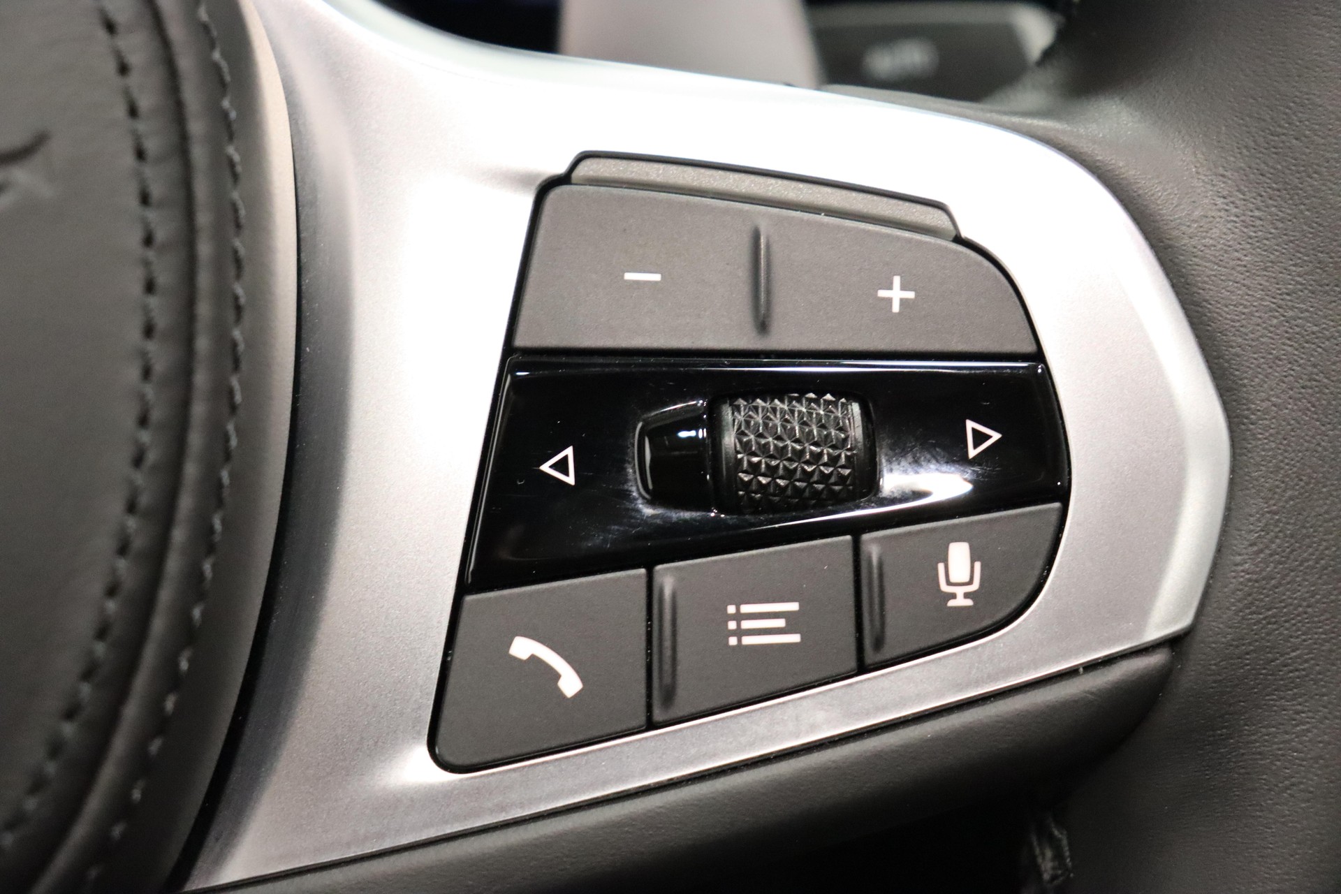BMW 420i SAG Cabrio-image-17