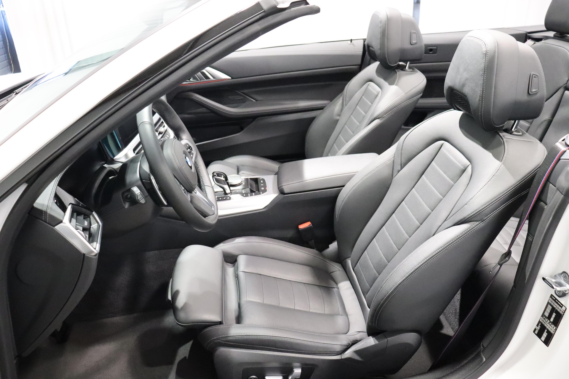 BMW 420i SAG Cabrio-image-11