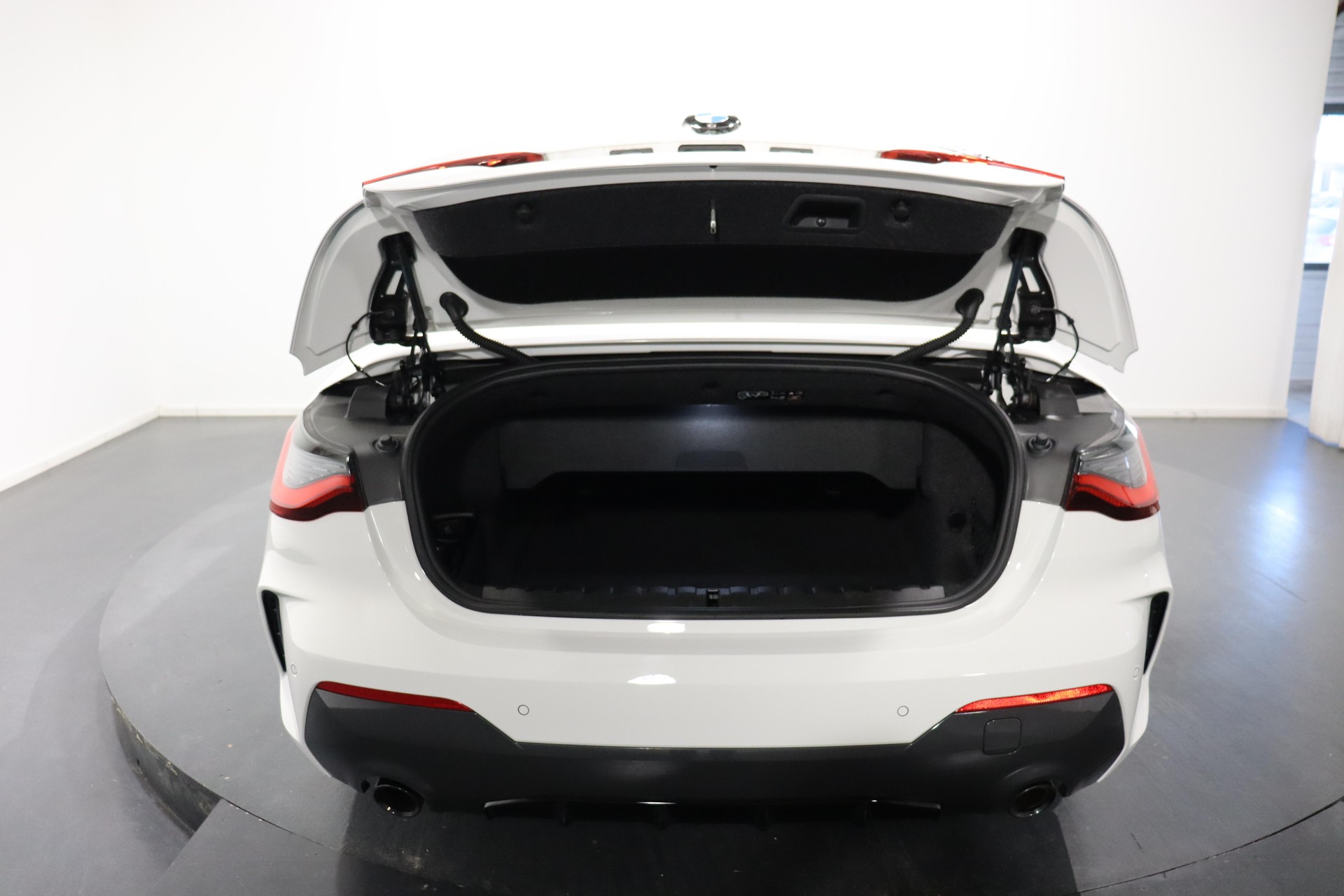 BMW 420i SAG Cabrio-image-7