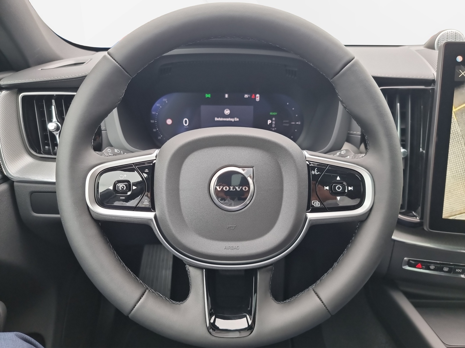 VOLVO XC60 2.0 T8 TE Black Edition eAWD-image-11