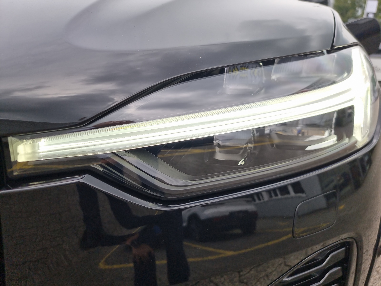VOLVO XC60 2.0 T8 TE Black Edition eAWD-image-7