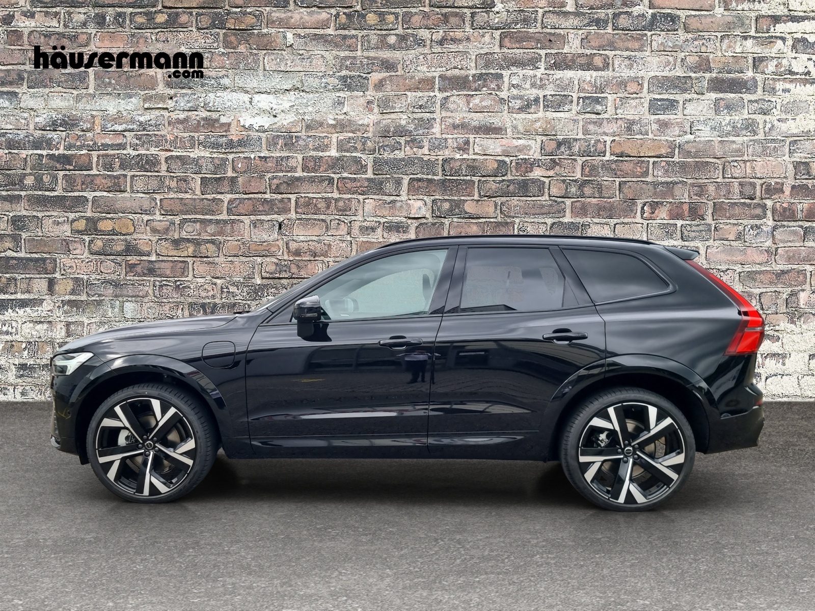 VOLVO XC60 2.0 T8 TE Black Edition eAWD-showroom-element-2