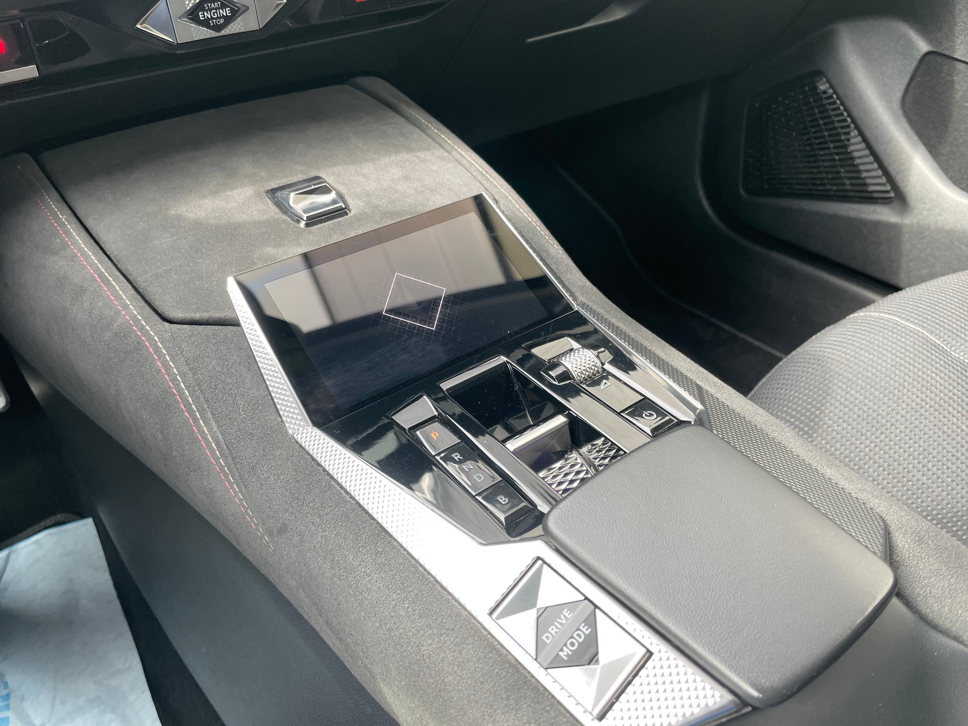 DS AUTOMOBILES DS 4 1.6 E-Tense Performance Line+ (73)-image-15