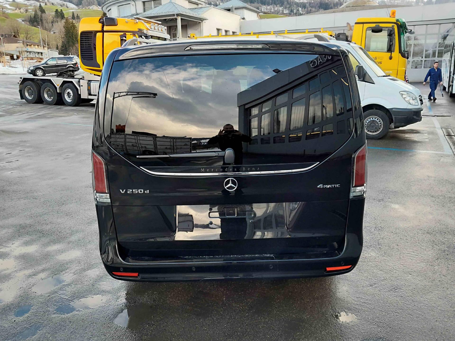MERCEDES-BENZ V 250d Style L 4x4-showroom-element-3