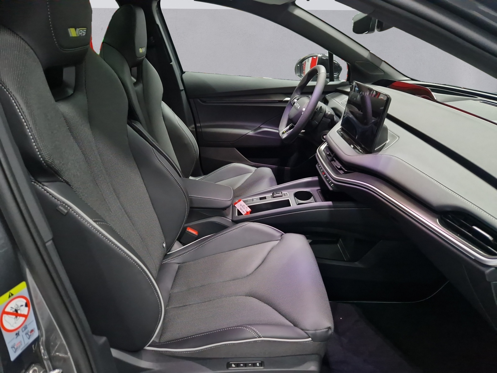 SKODA Enyaq 85x 4x4 RS-image-12