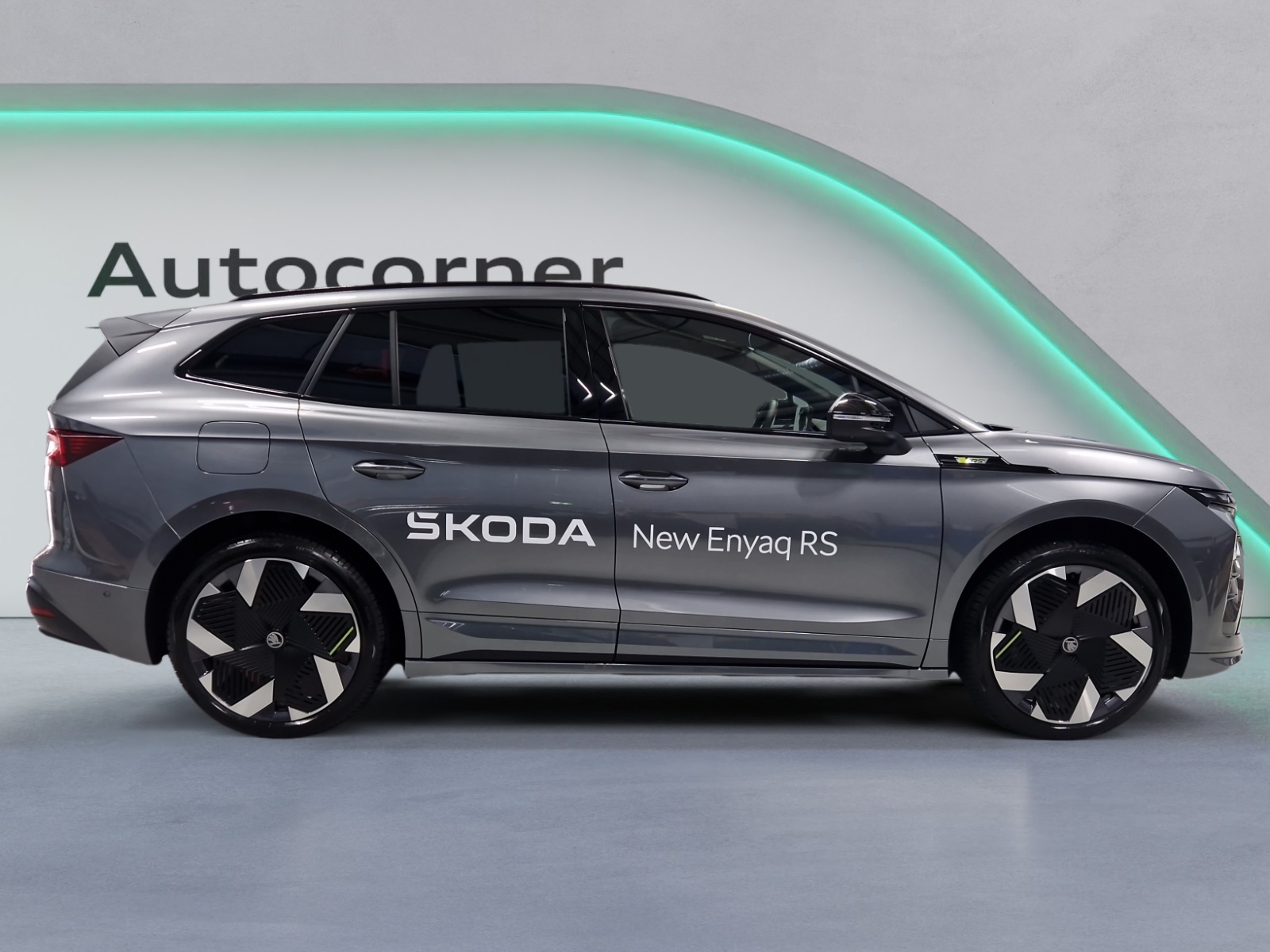 SKODA Enyaq 85x 4x4 RS-image-5