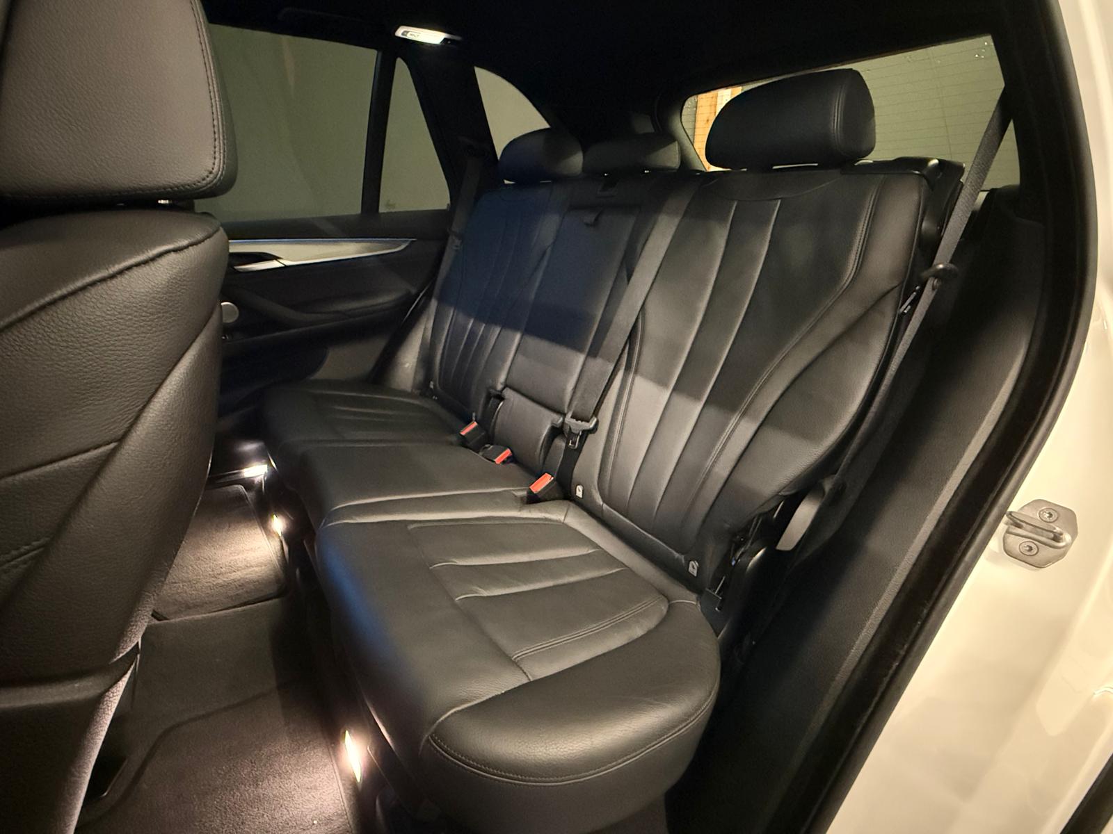 BMW X5 xDrive M50d Steptronic-image-12