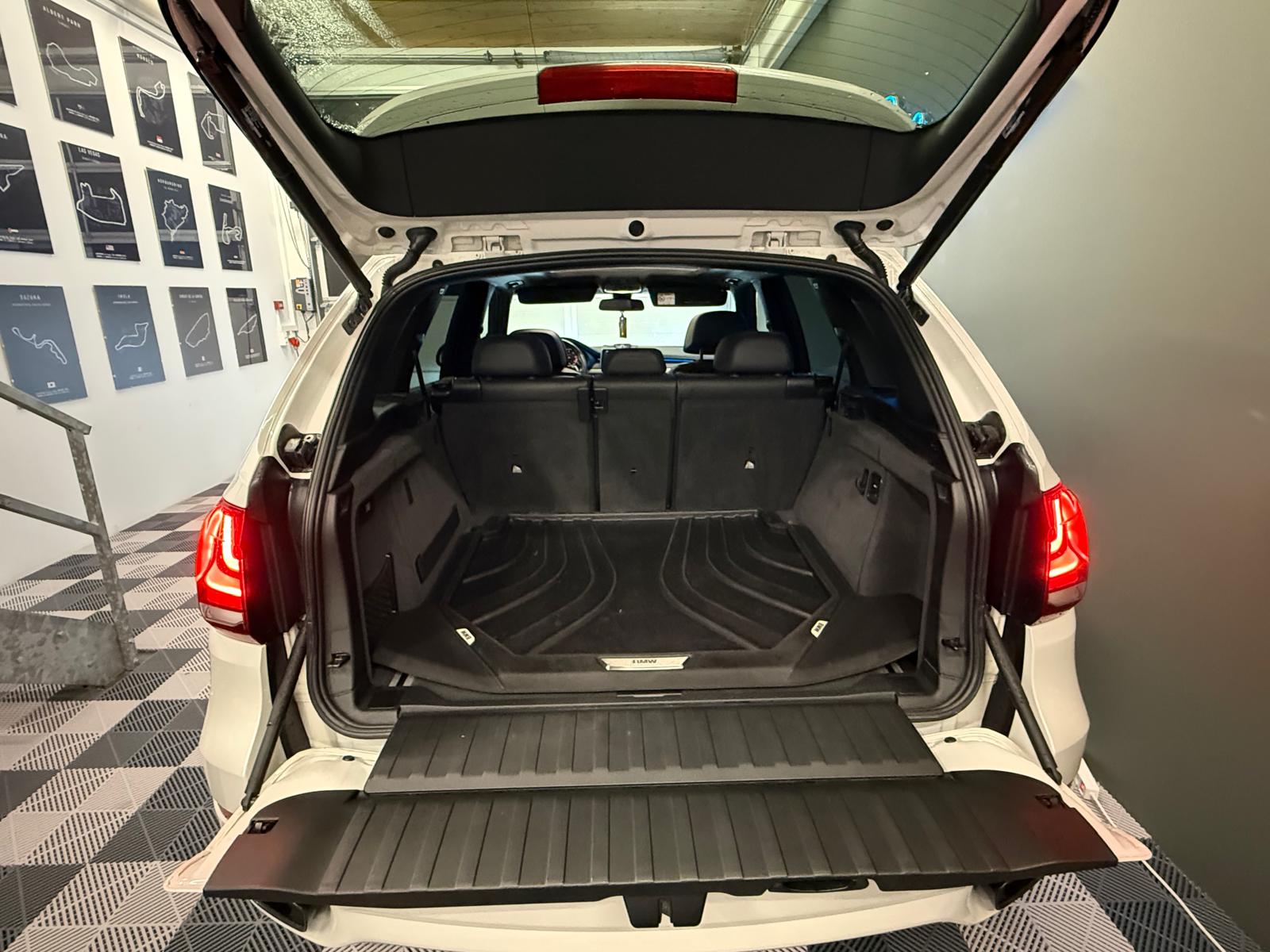 BMW X5 xDrive M50d Steptronic-image-26