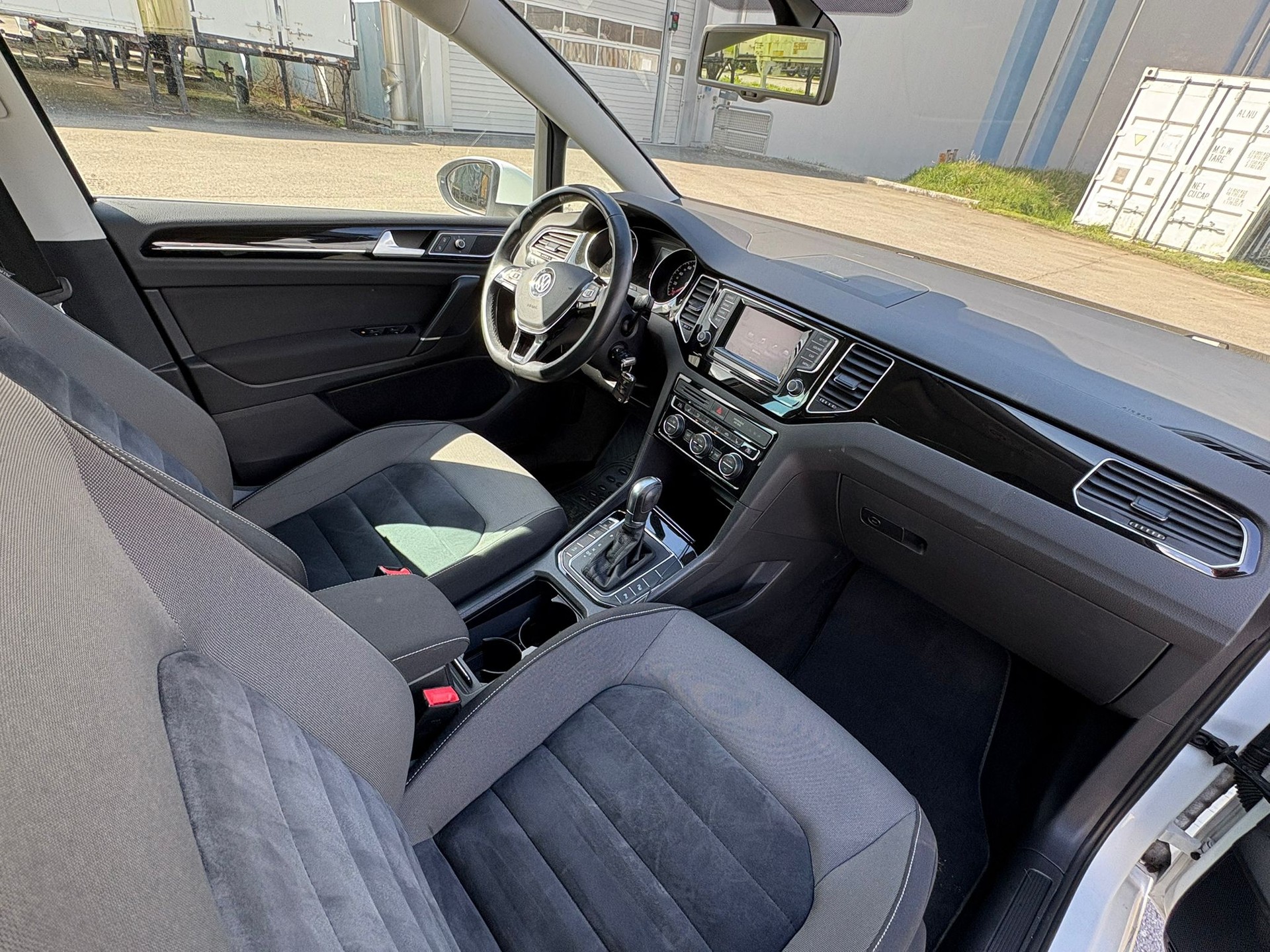 VW Golf Sportsvan 1.4 TSI Lounge DSG-image-3