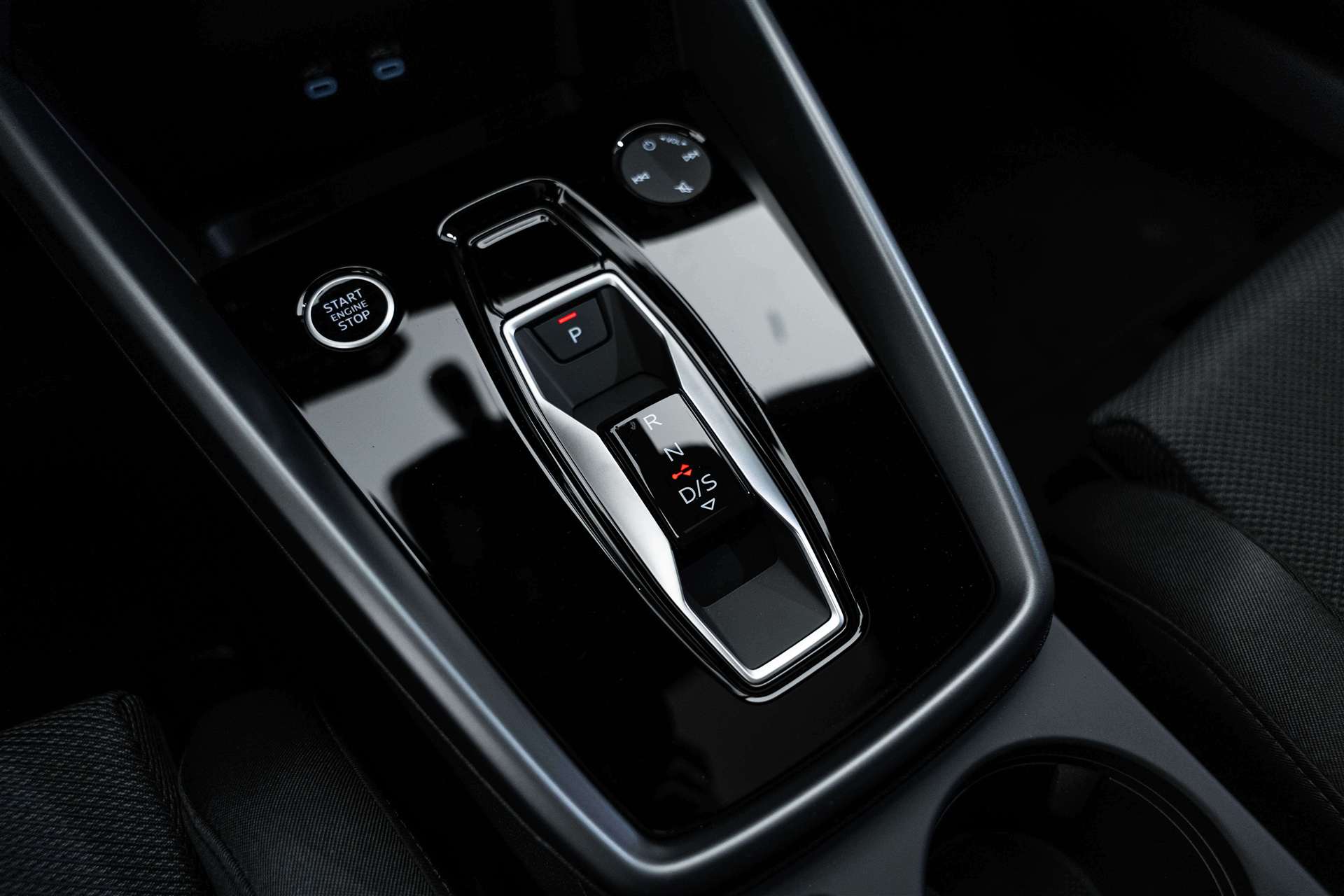 AUDI A3 Sportback 40 TFSi quattro S Line S-Tronic Automat-image-31