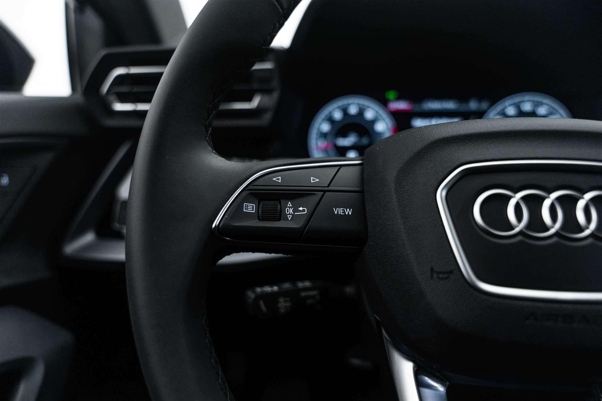 AUDI A3 Sportback 40 TFSi quattro S Line S-Tronic Automat-image-16