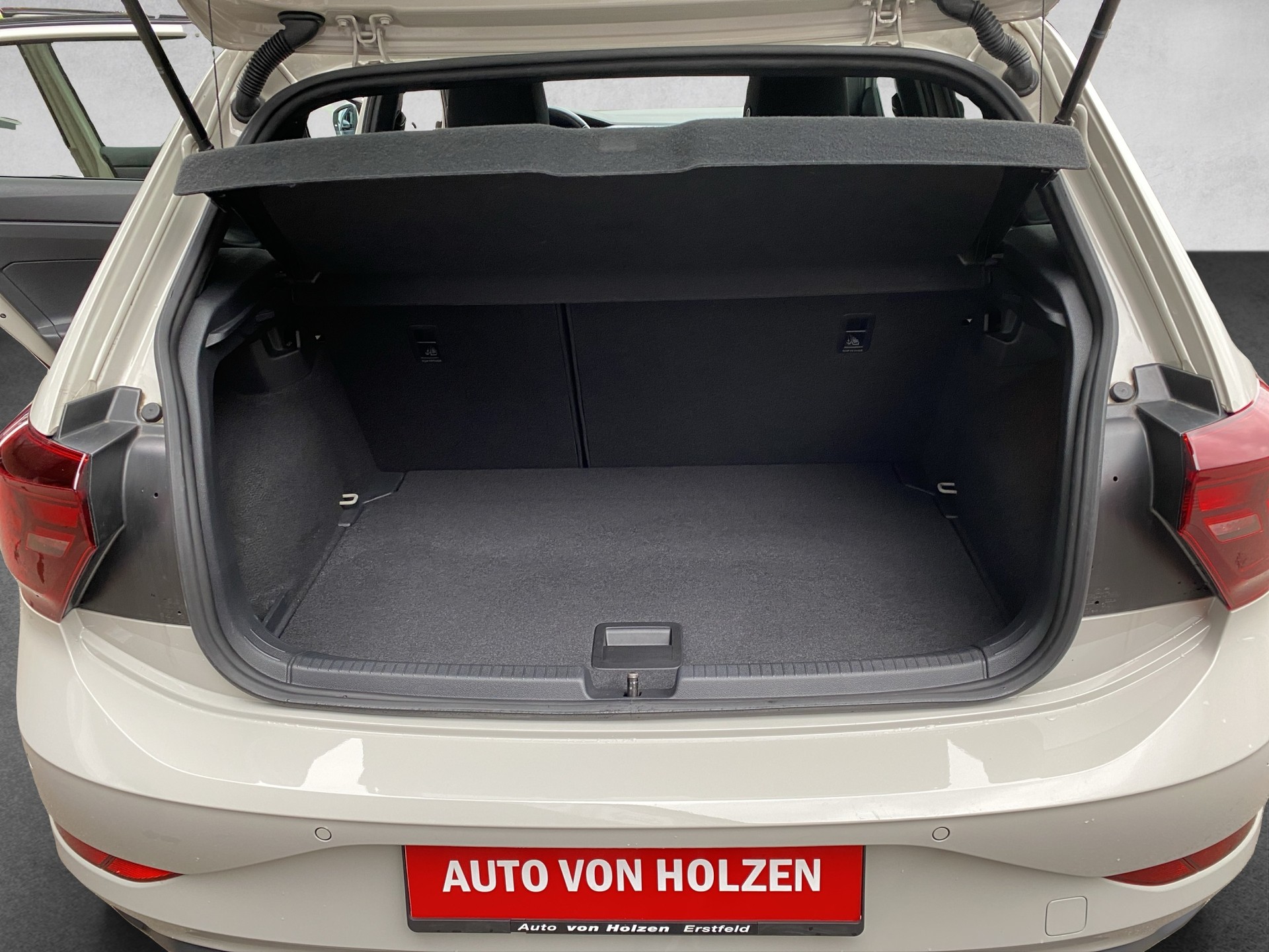 VW Polo 1.0 TSI R-Line DSG-image-25