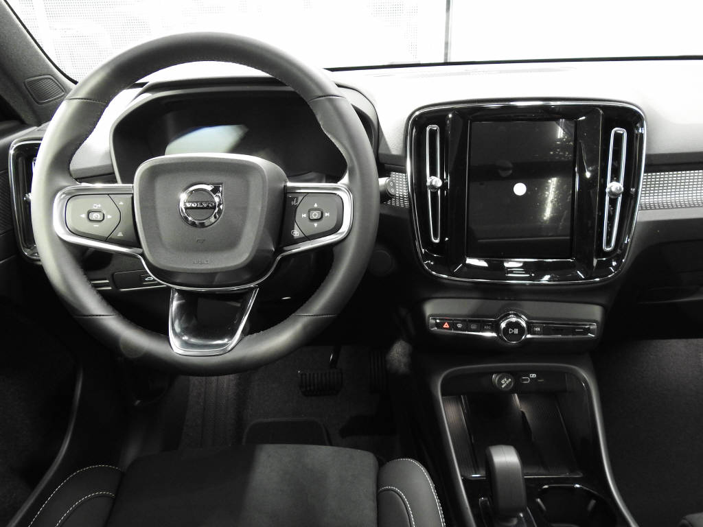 VOLVO EX40 Twin Ultra AWD-image-9