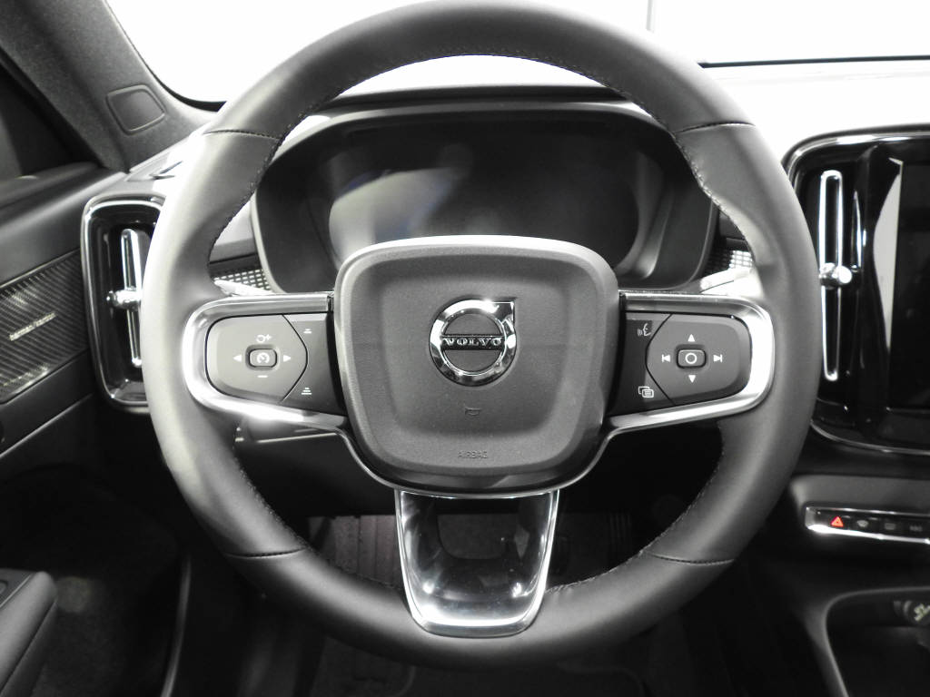 VOLVO EX40 Twin Ultra AWD-image-8