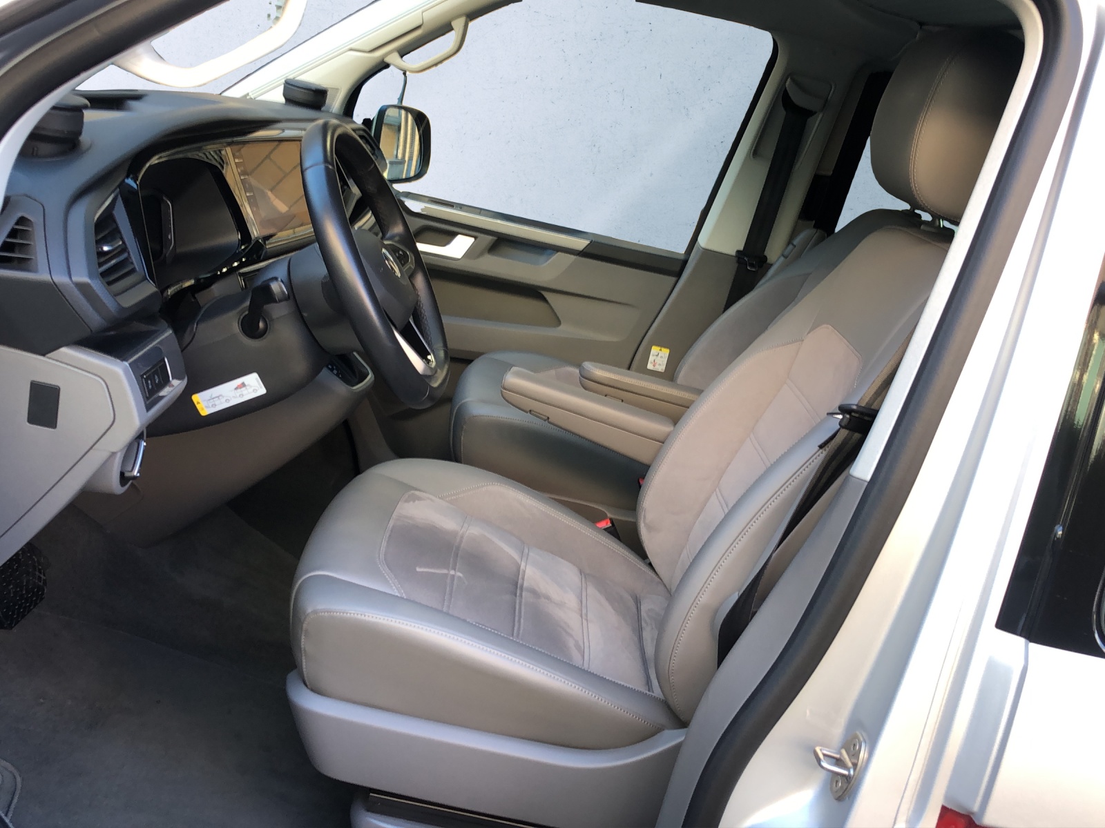 VW T6.1 California 2.0 Bi-TDI Ocean Liberty 4Motion DSG-image-6