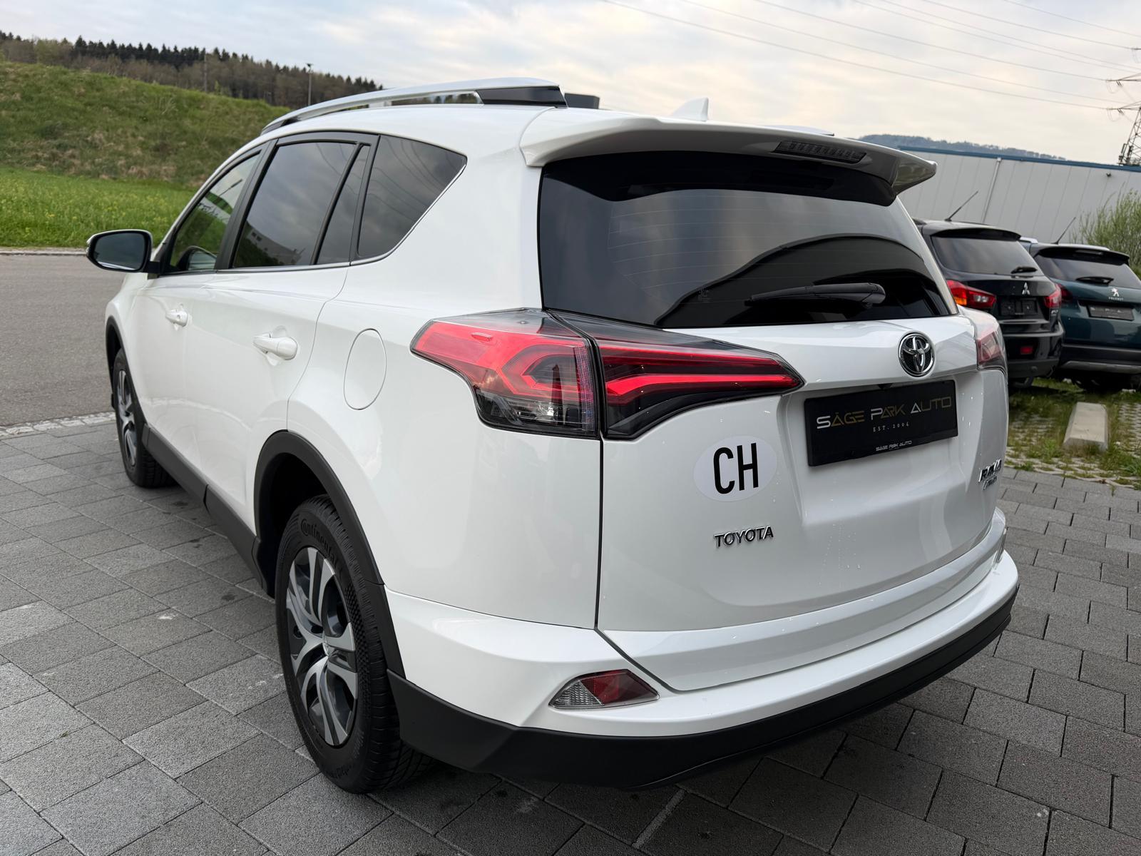 TOYOTA RAV4 2.0i VMa Active-image-4