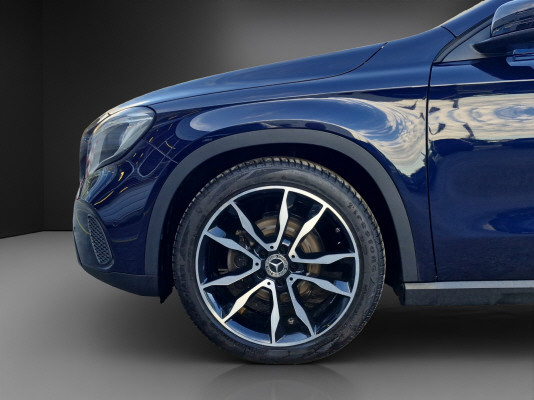 MERCEDES-BENZ GLA 200 Night Star-image-7