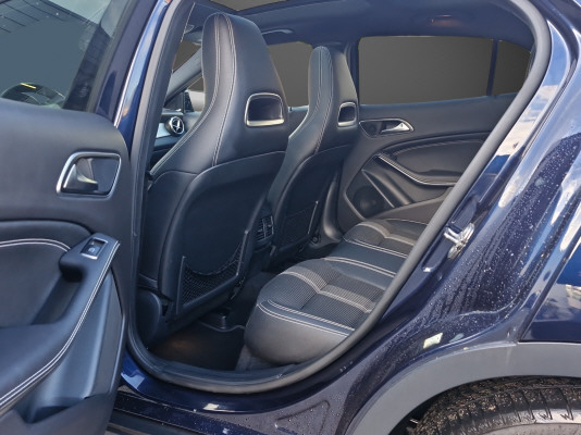 MERCEDES-BENZ GLA 200 Night Star-image-10