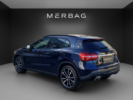 MERCEDES-BENZ GLA 200 Night Star-image-4