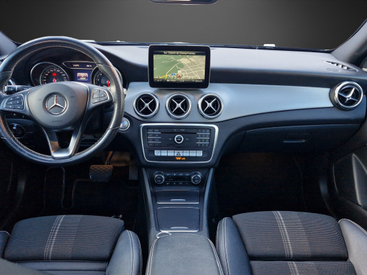 MERCEDES-BENZ GLA 200 Night Star-image-8