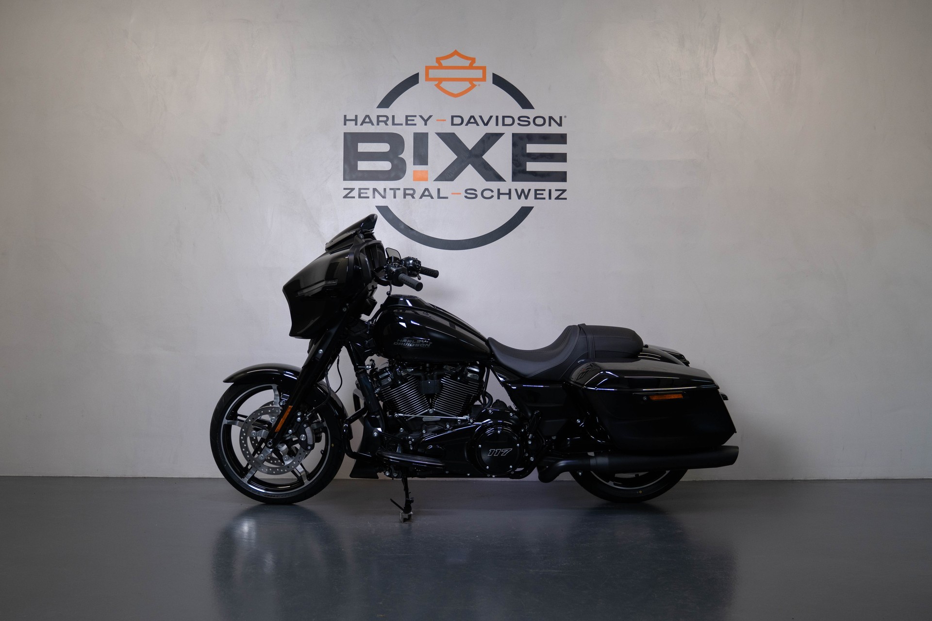 HARLEY-DAVIDSON FLHX Street Glide 117-showroom-element-1