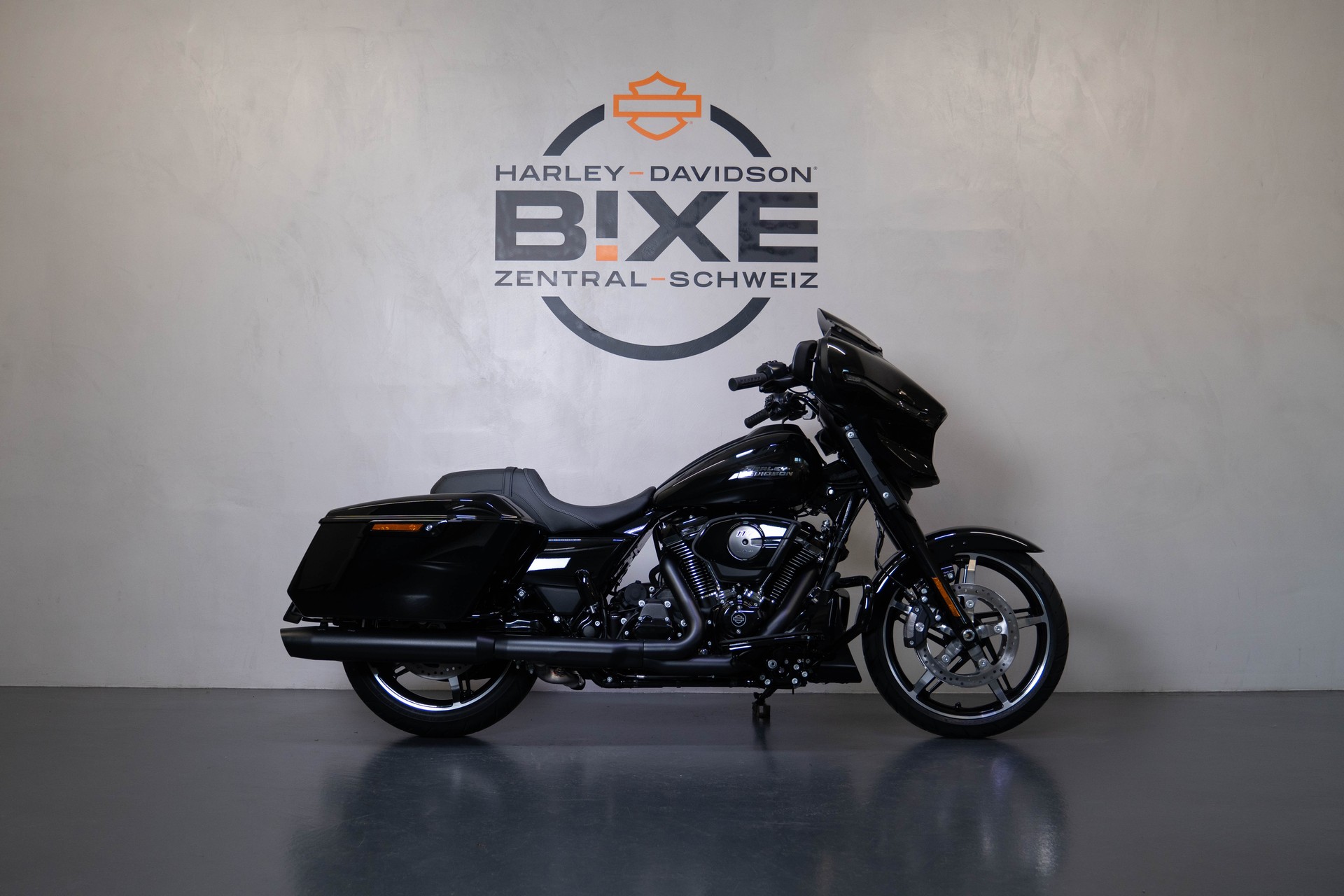HARLEY-DAVIDSON FLHX Street Glide 117