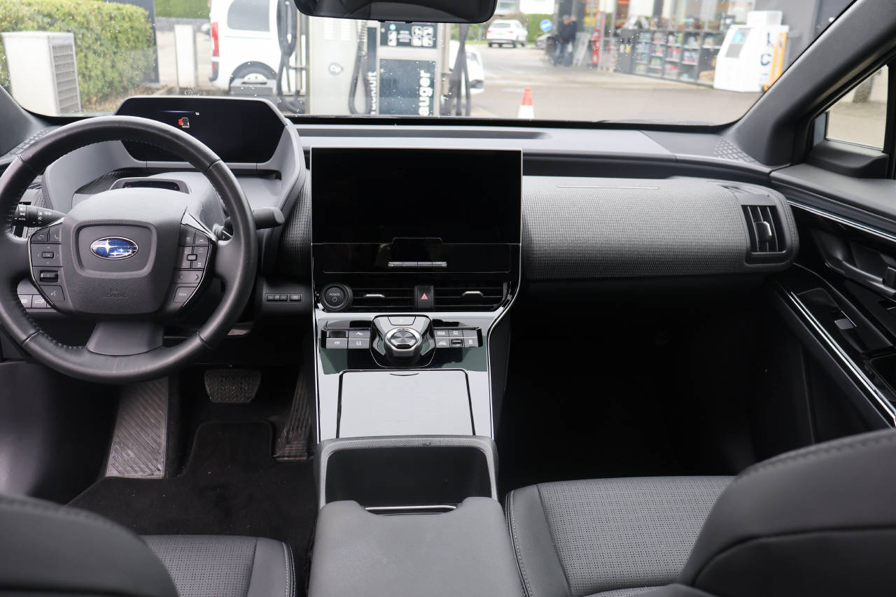SUBARU Solterra eV Luxury AWD-image-10