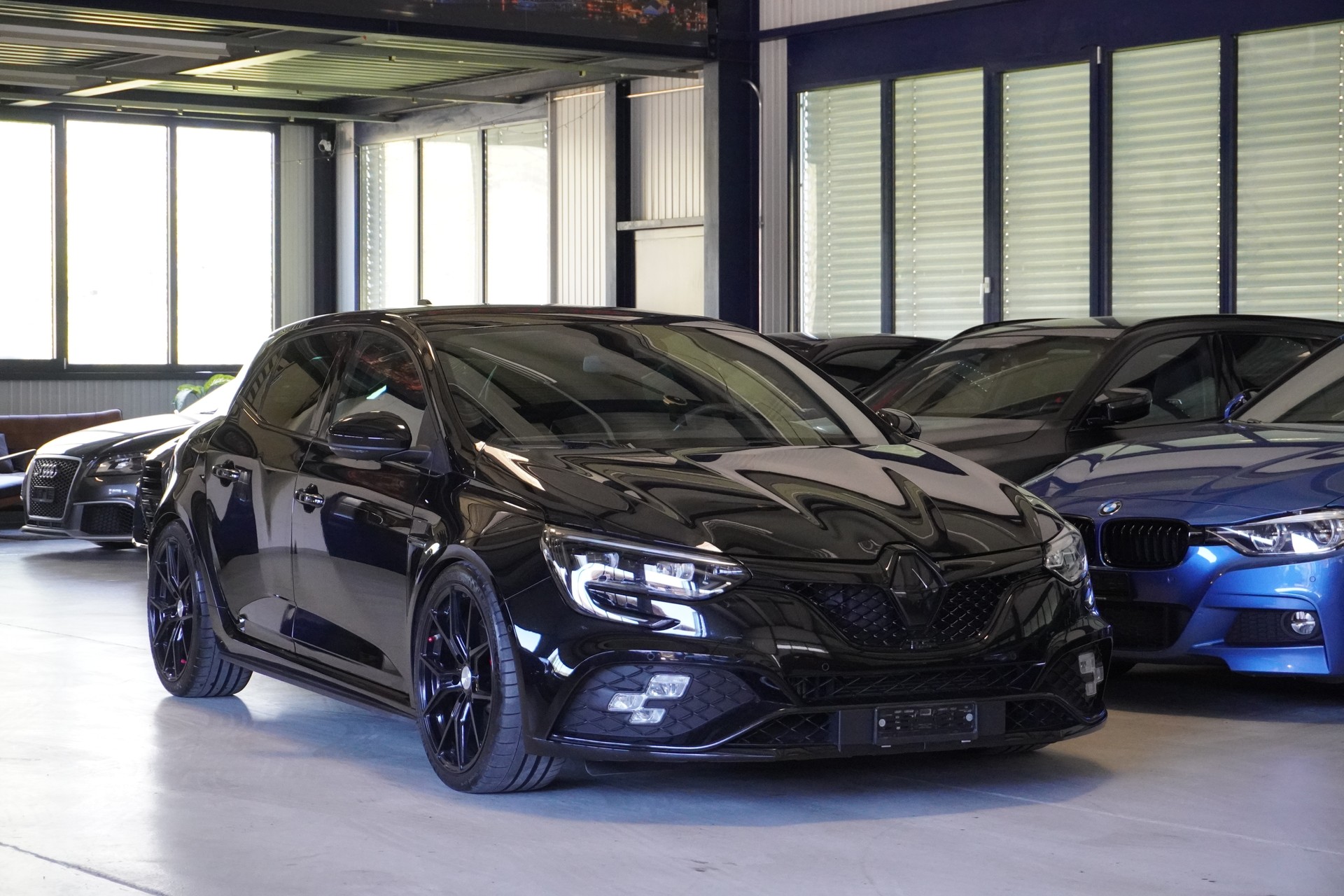RENAULT Mégane Trophy 300 EDC-image-1