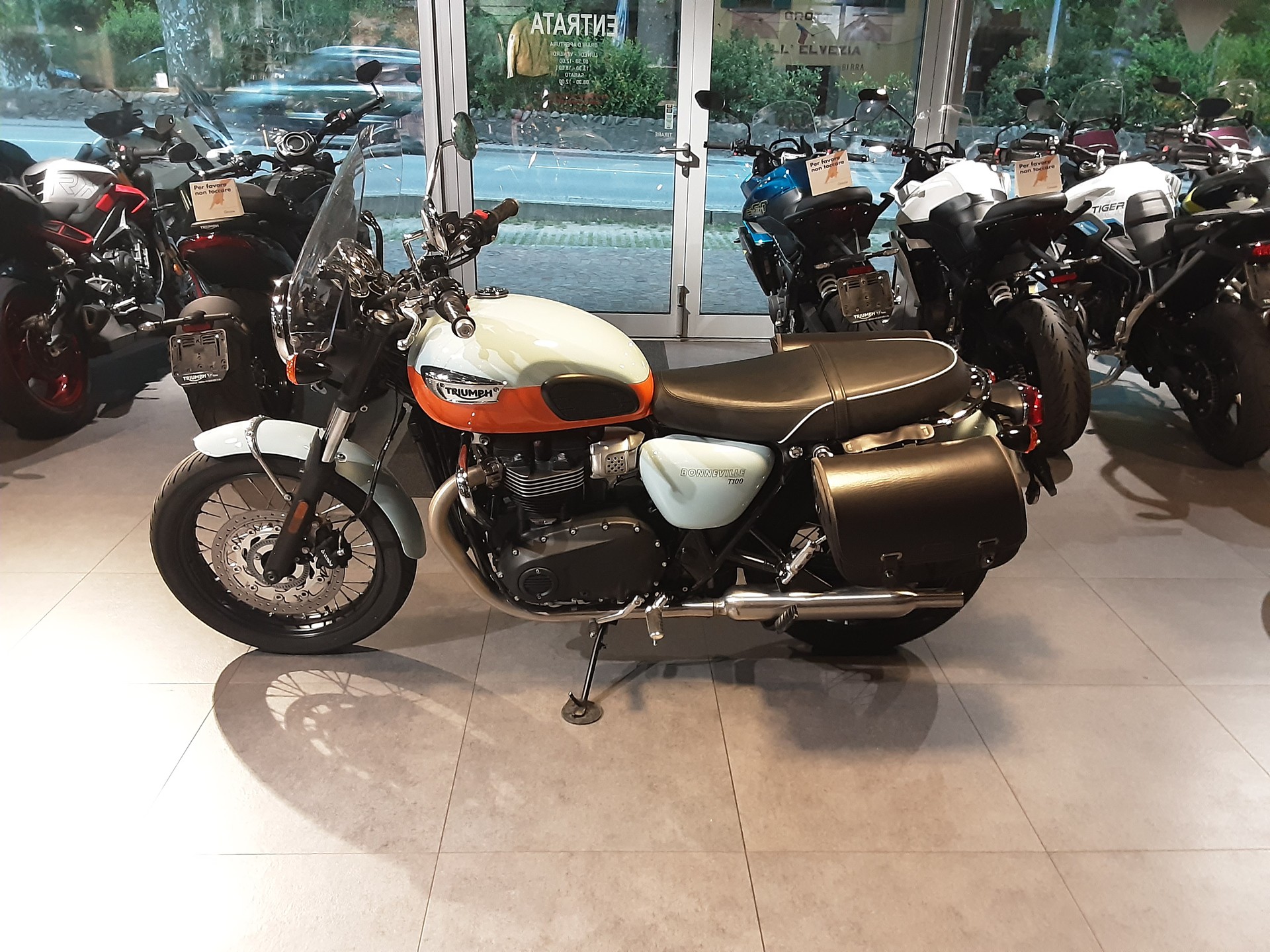 TRIUMPH Bonneville 900 T 100-image-1