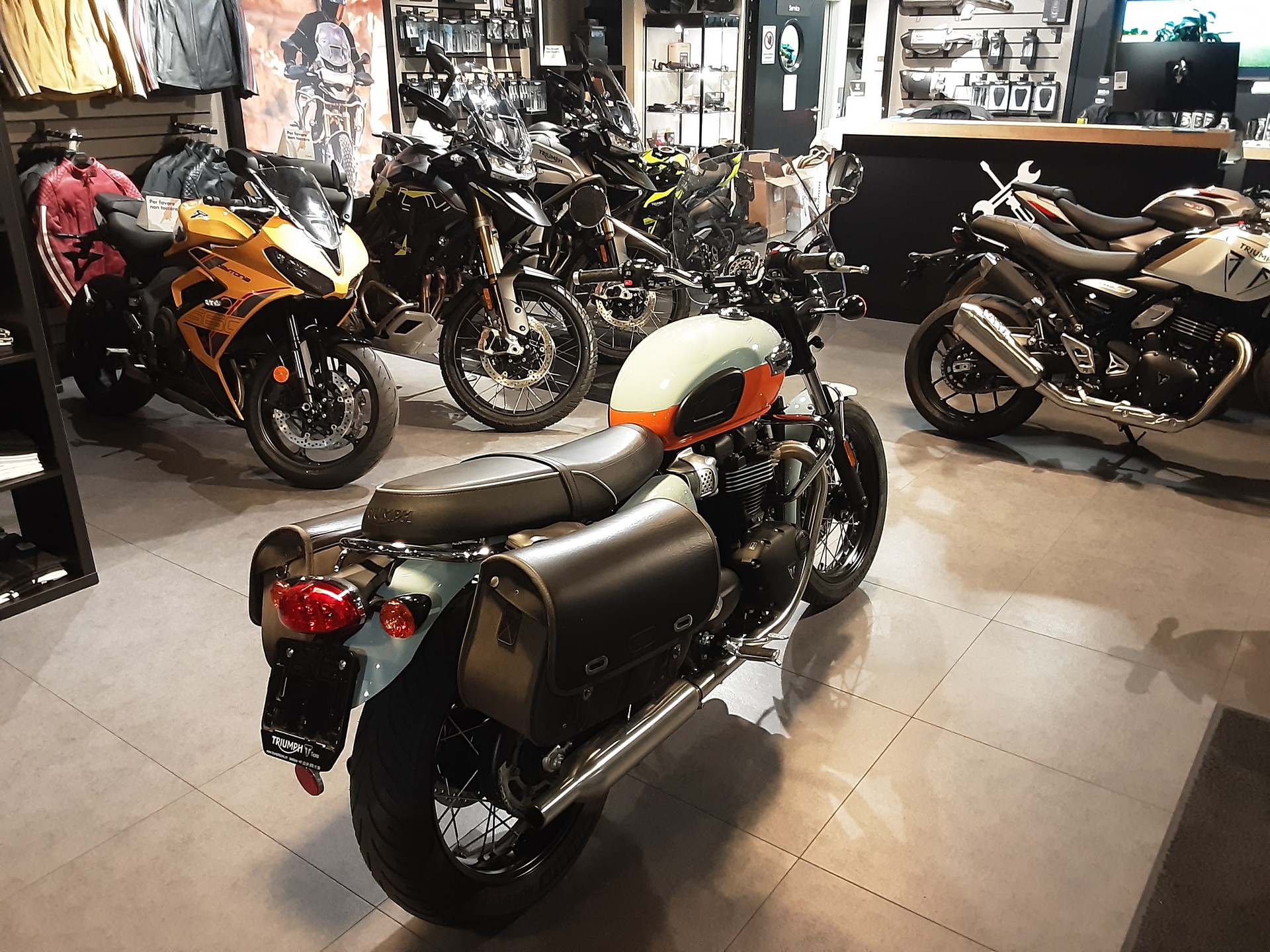 TRIUMPH Bonneville 900 T 100-image-4
