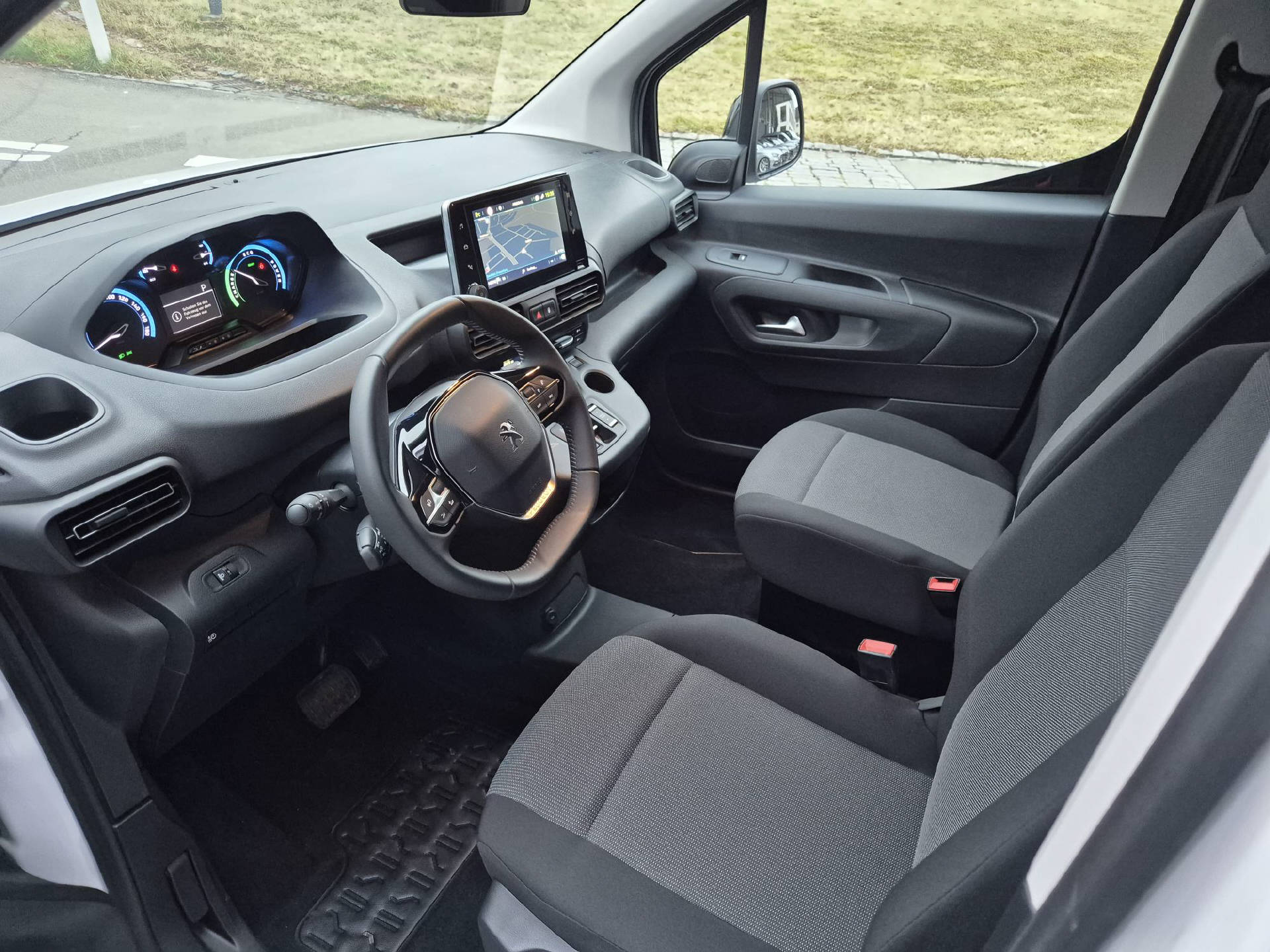 PEUGEOT e-Partner Kaw. 800 Long 50 kWh Premium-image-7