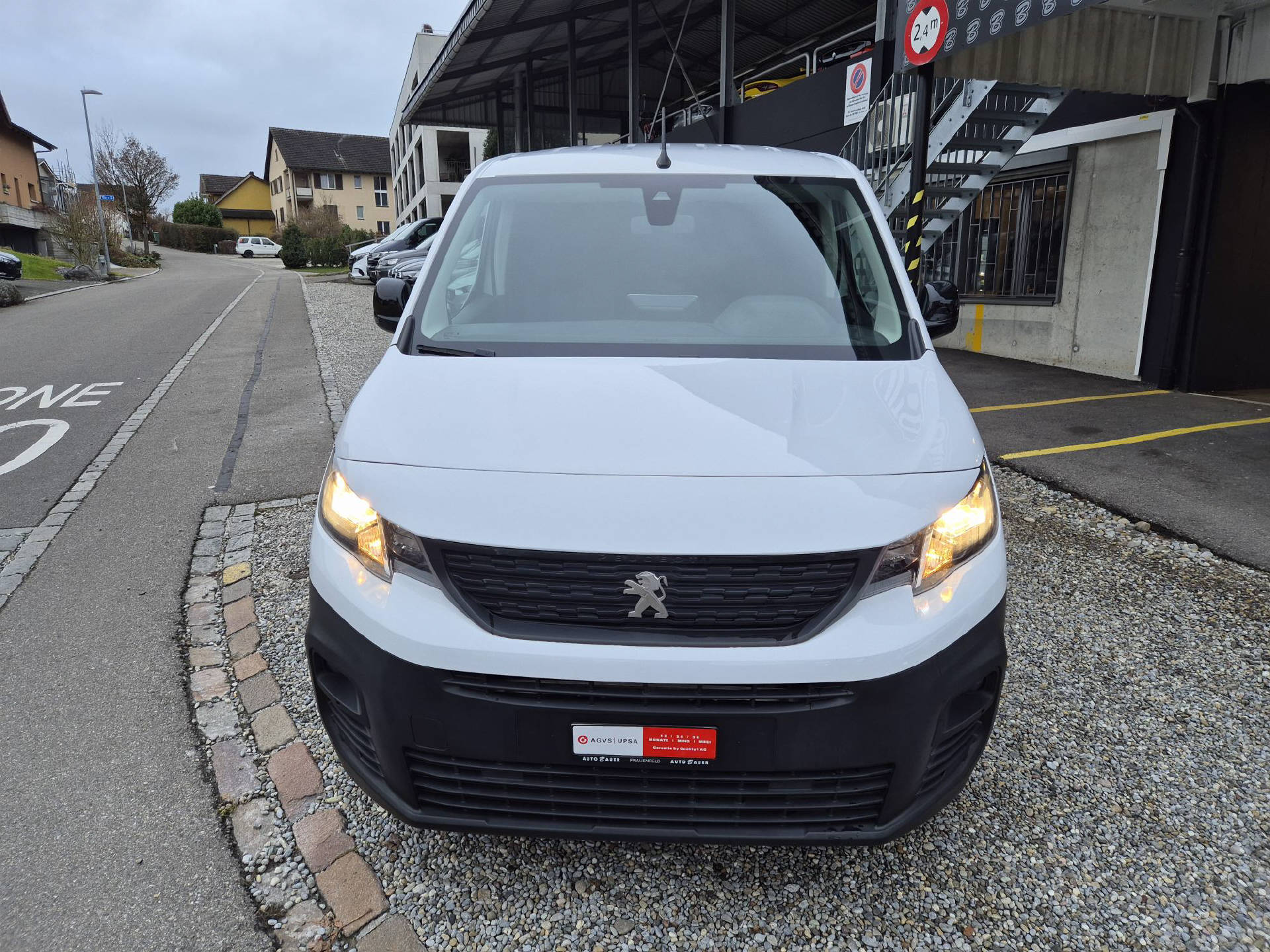 PEUGEOT e-Partner Kaw. 800 Long 50 kWh Premium-image-2