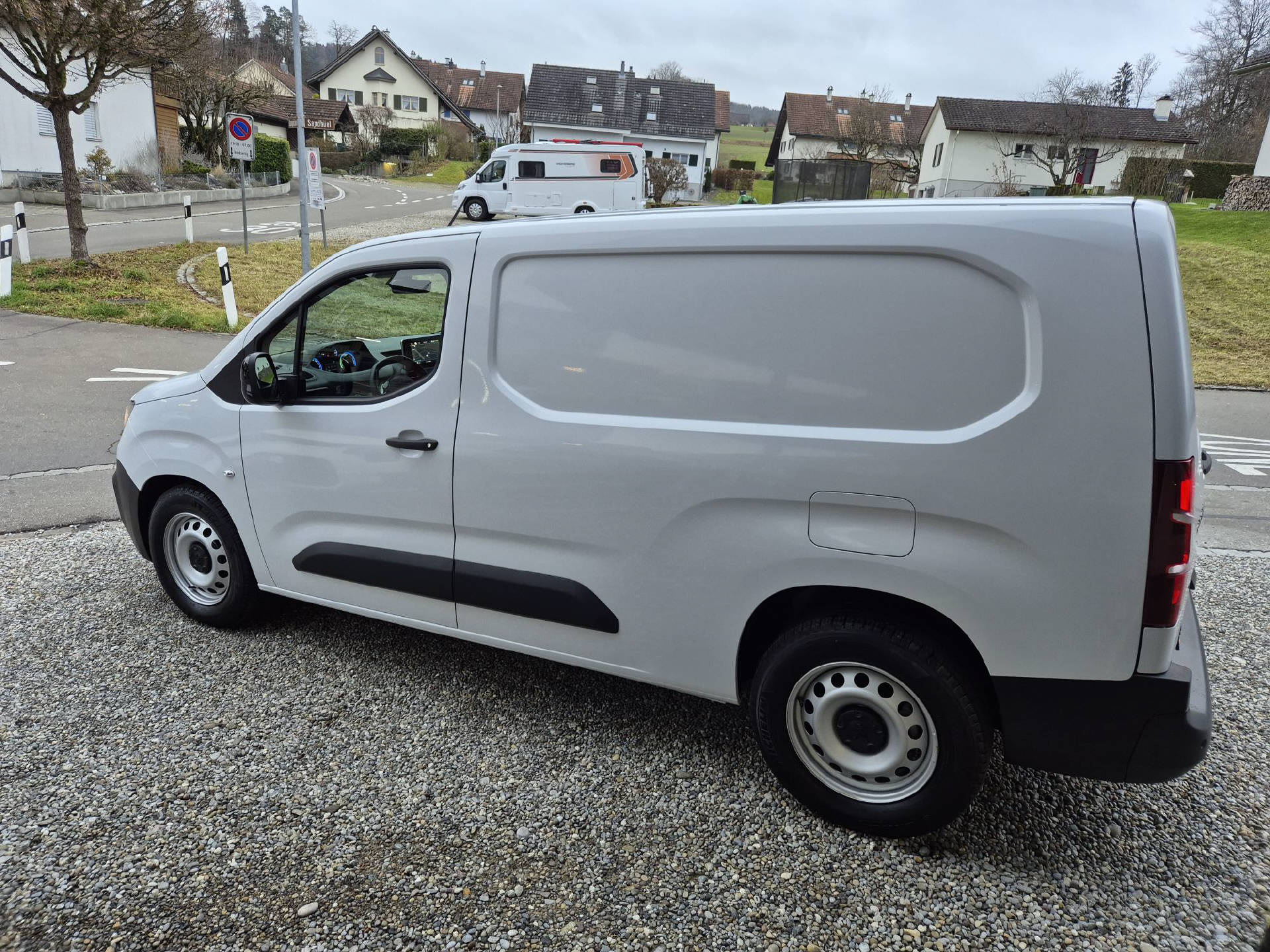 PEUGEOT e-Partner Kaw. 800 Long 50 kWh Premium-image-6