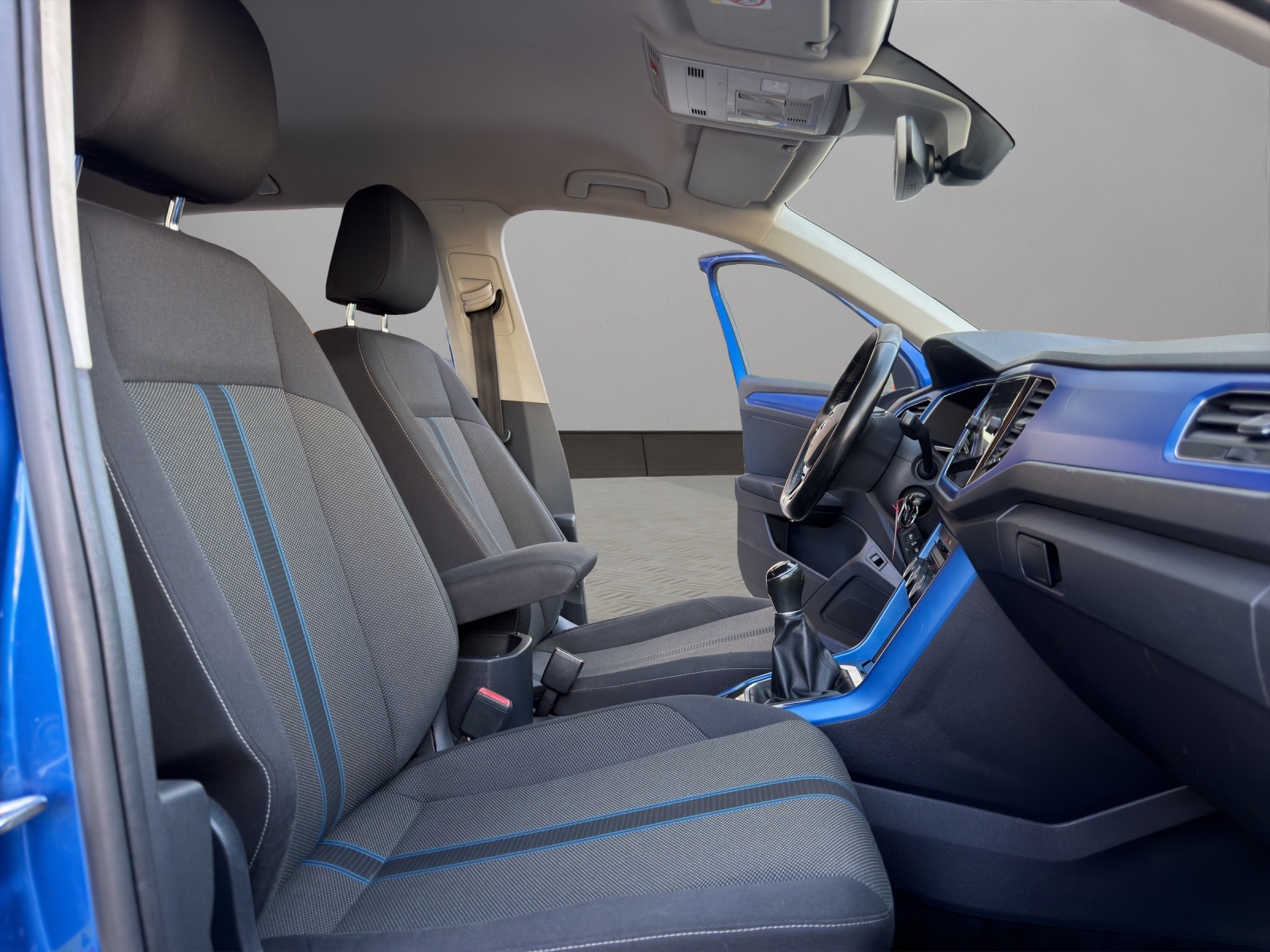 VW T-Roc 1.0 TSI Advance-image-16