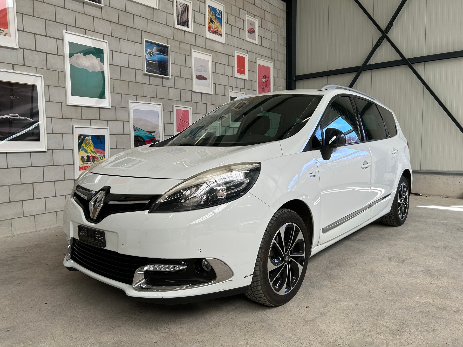 RENAULT Grand Scénic 1.5 dCi Swiss Edition EDC-image-1