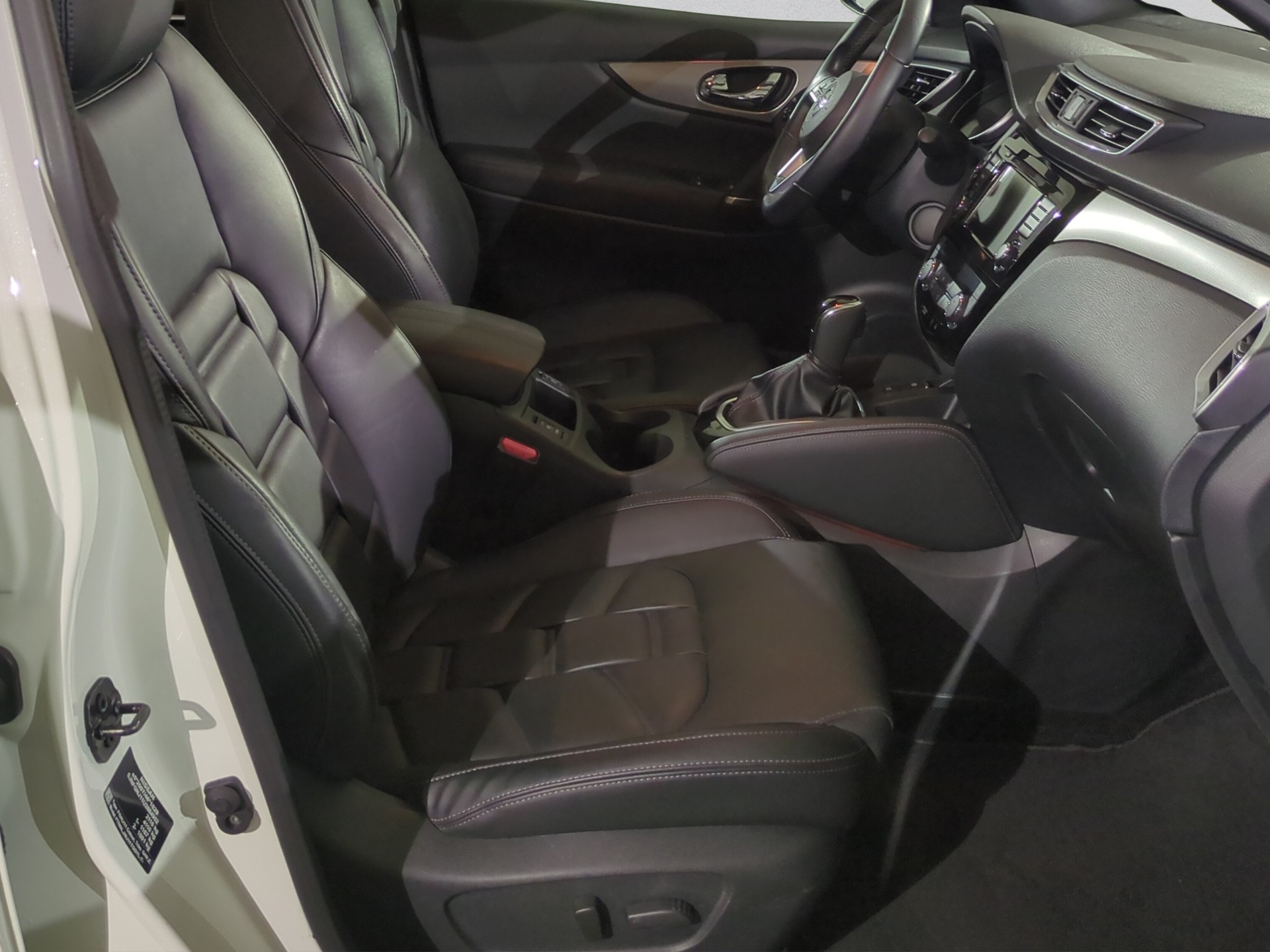 NISSAN Qashqai 1.7 dCi tekna Xtronic ALL-MODE 4x4-image-16
