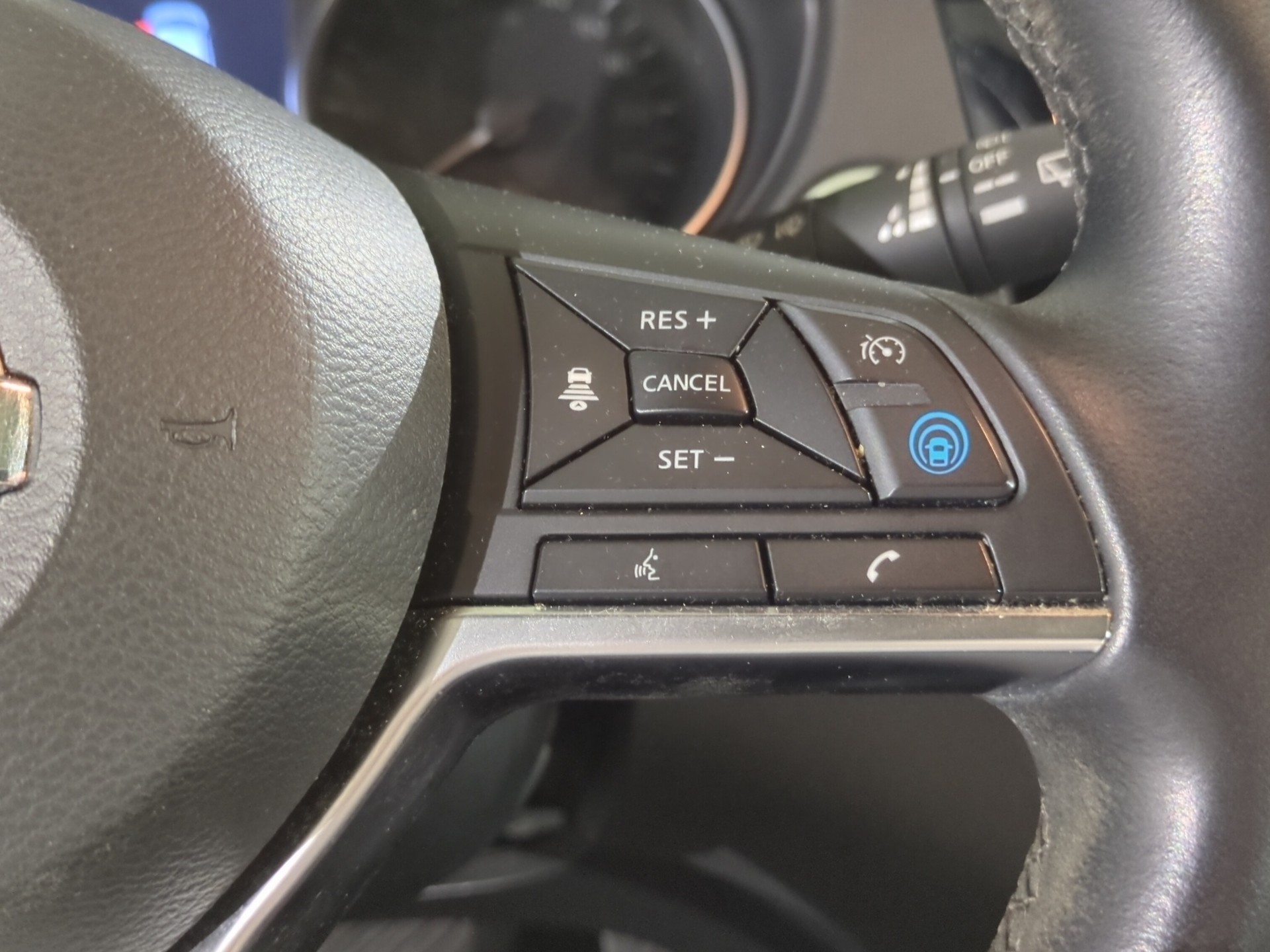 NISSAN Qashqai 1.7 dCi tekna Xtronic ALL-MODE 4x4-image-21