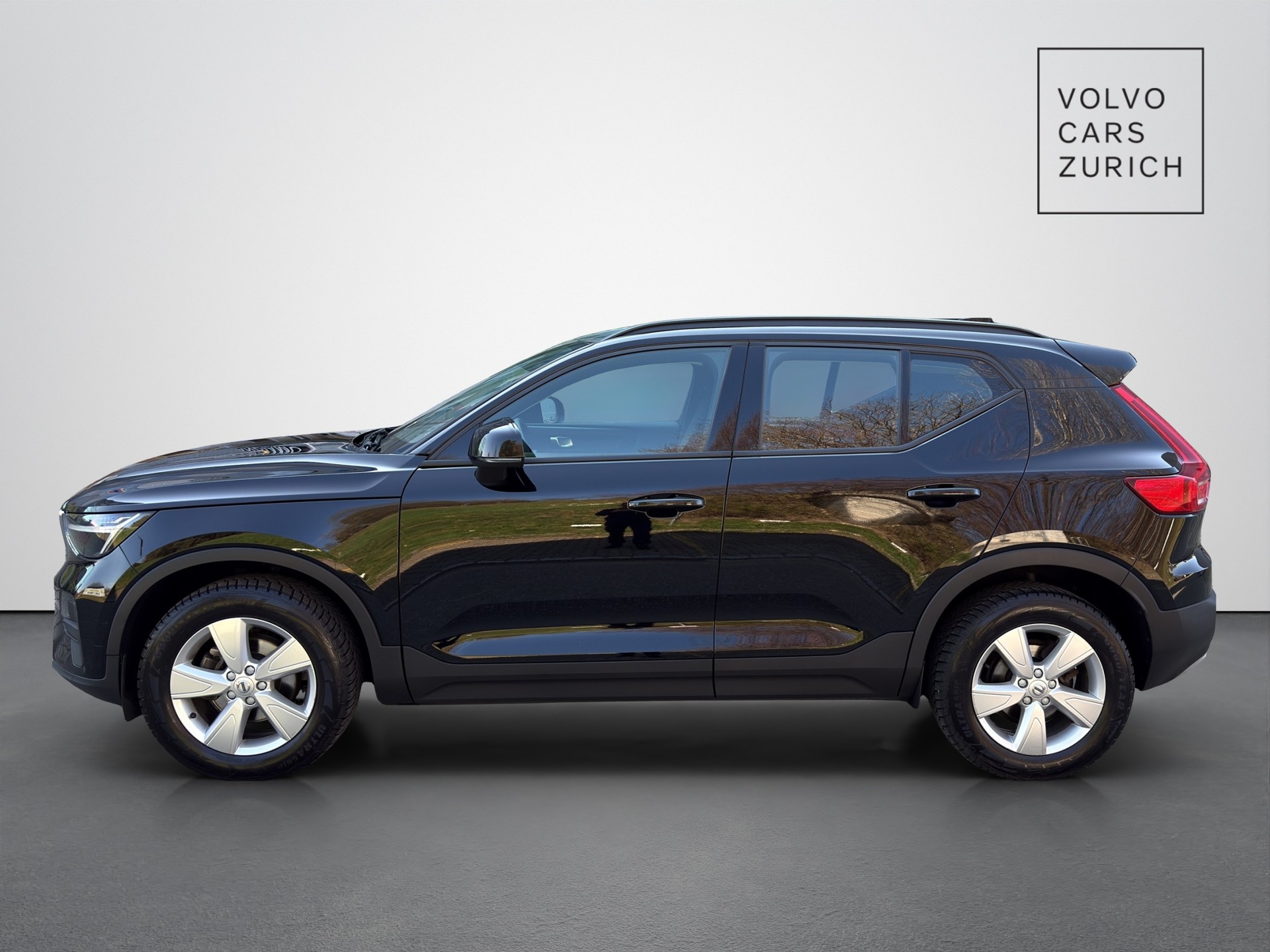 VOLVO XC40 1.5 T2 Essential-showroom-element-2