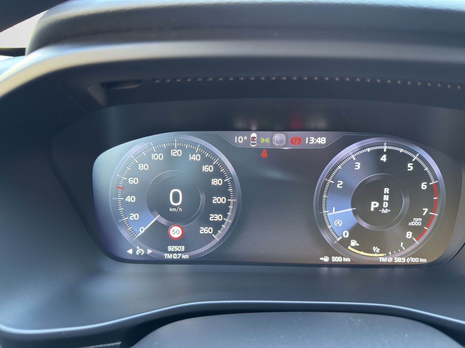 VOLVO XC40 1.5 T2 Essential-image-12