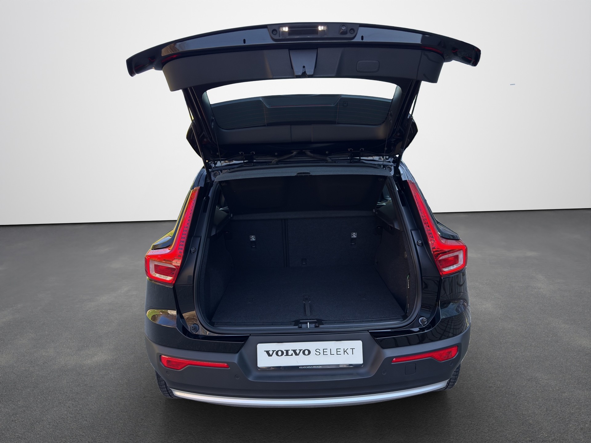 VOLVO XC40 1.5 T2 Essential-image-13