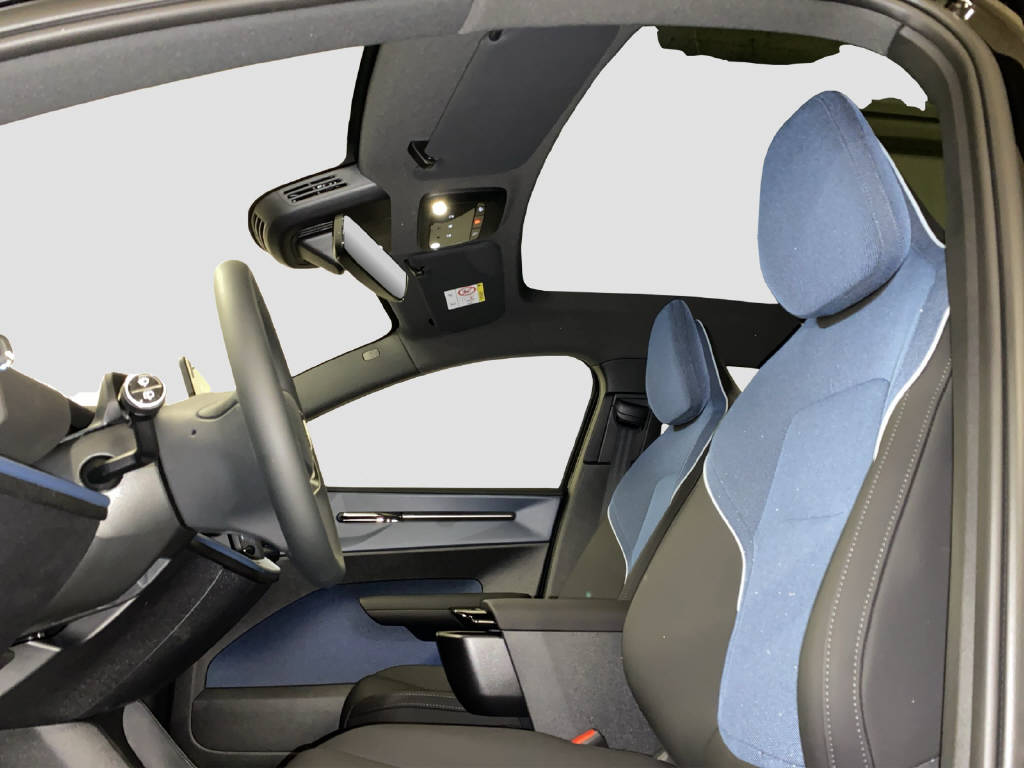 VOLVO EX 30 P8 Twin Ultra Black Edition AWD-image-8