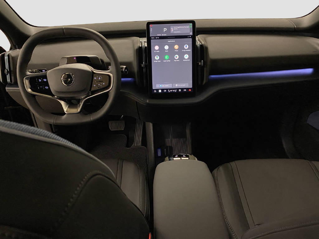 VOLVO EX 30 P8 Twin Ultra Black Edition AWD-image-12