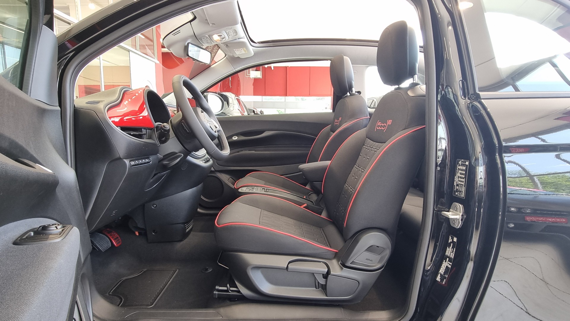 FIAT 500 Cabrio Red-image-16