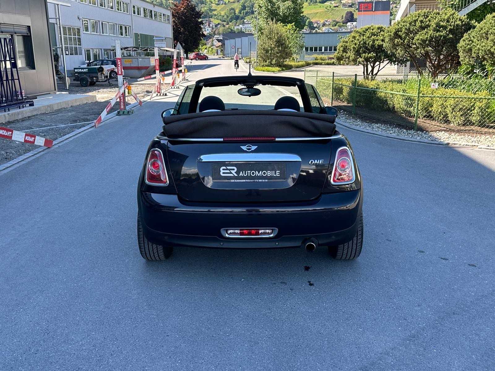 MINI One Cabriolet-image-3