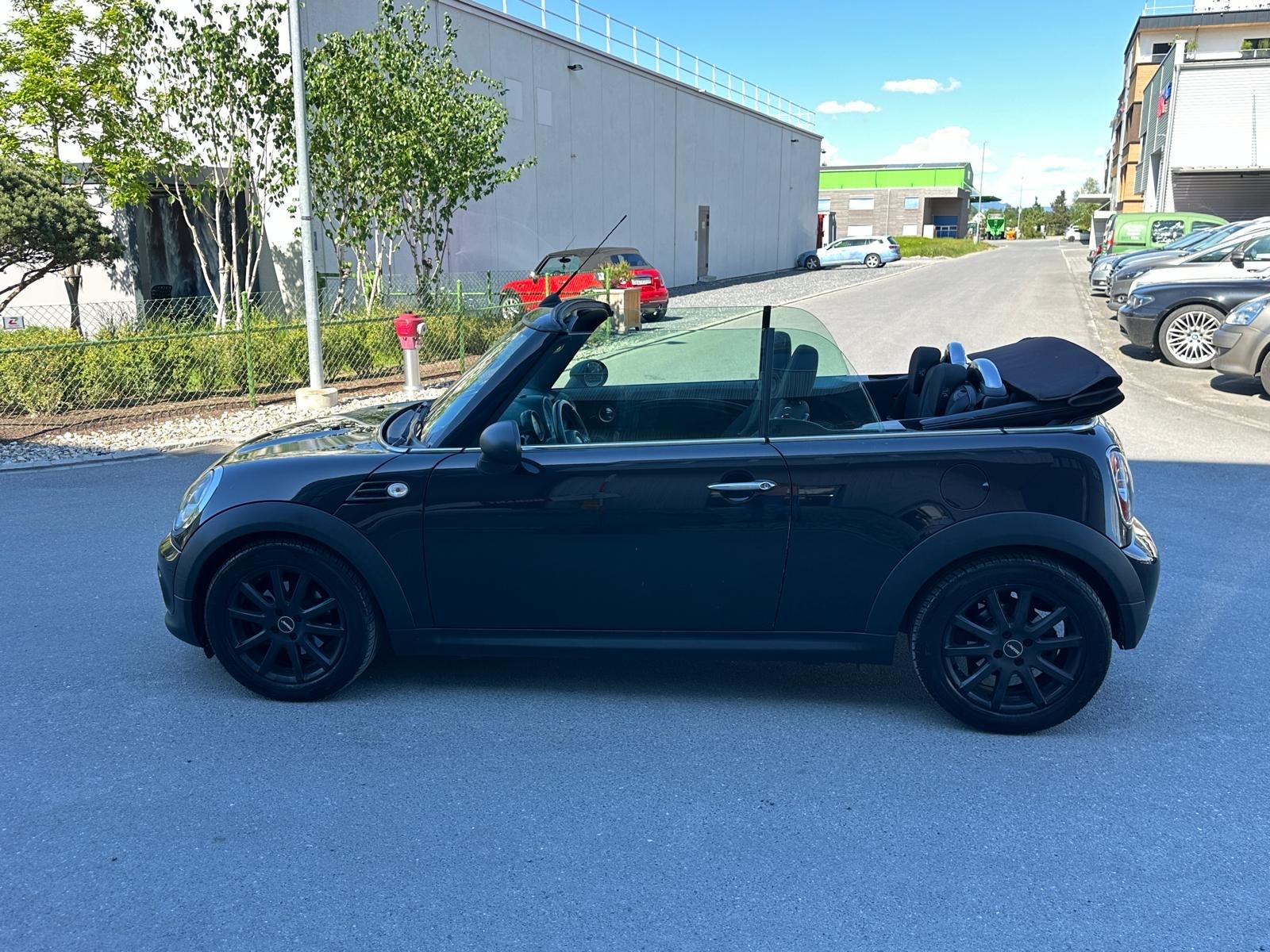 MINI One Cabriolet-image-7